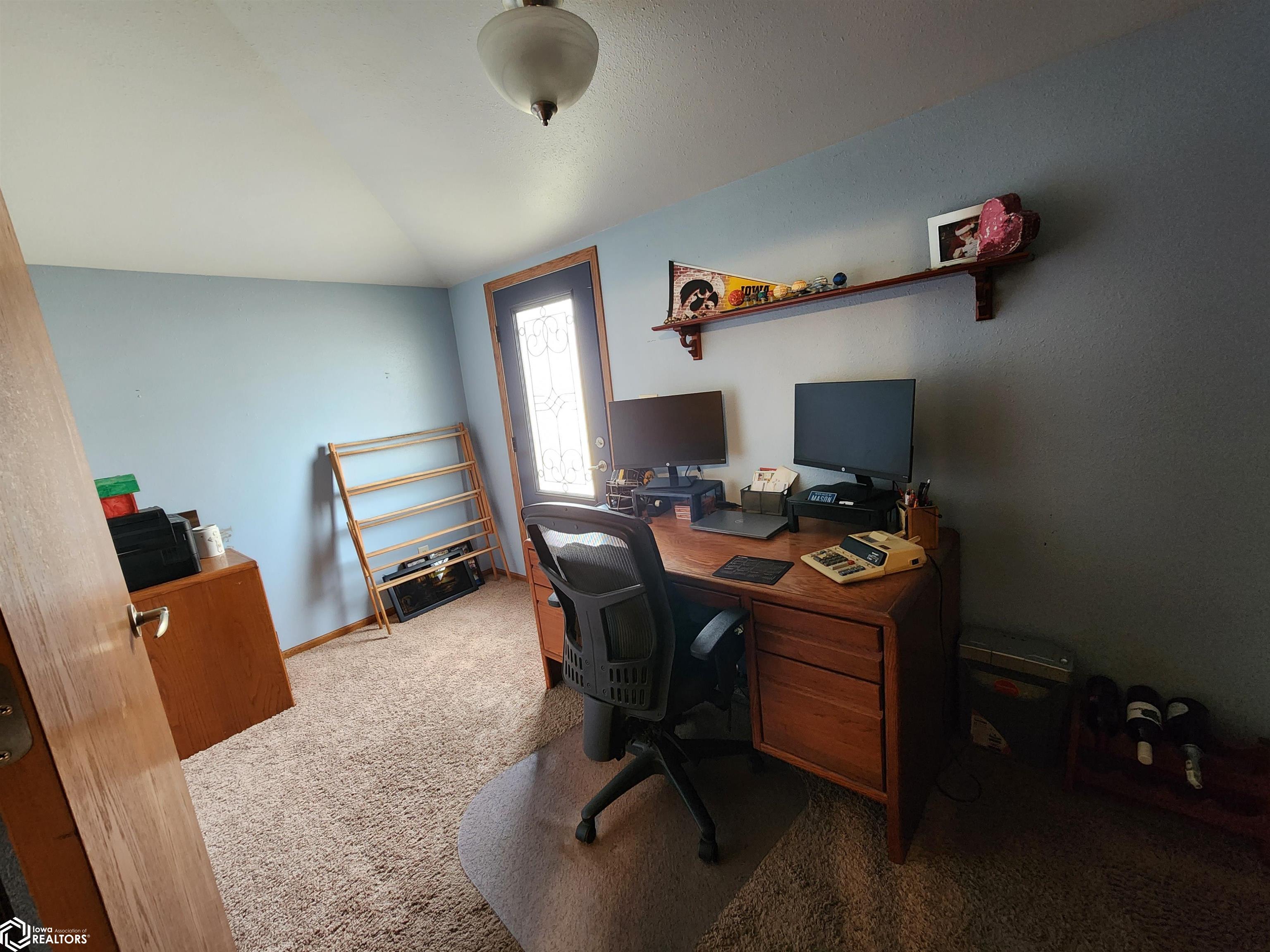 201 C Street, Toledo, Iowa image 10