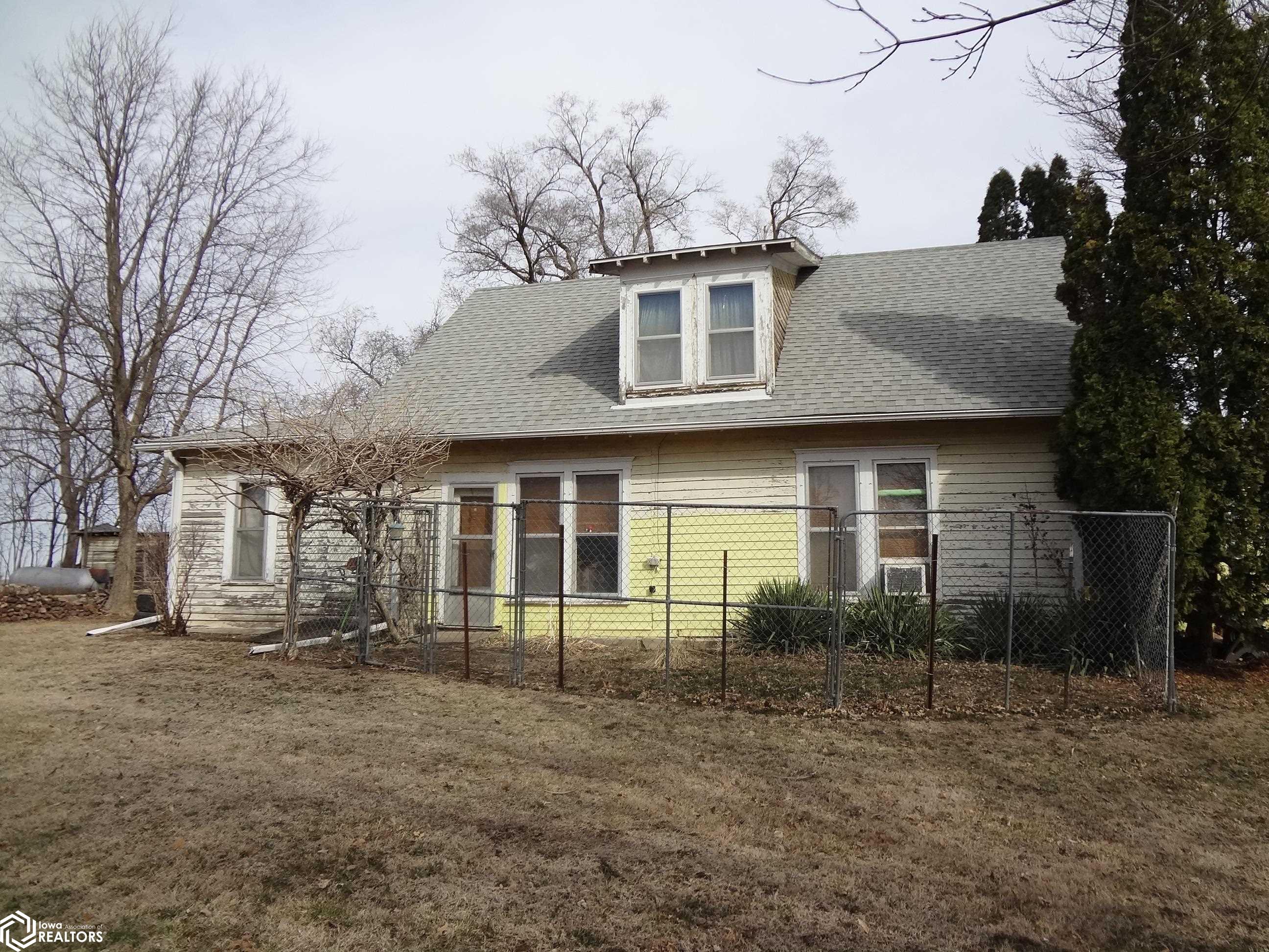 404 Missouri Avenue, College Springs, Iowa image 3