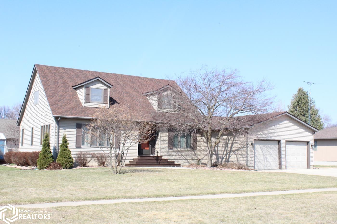 900 Division Street, Garner, Iowa image 2