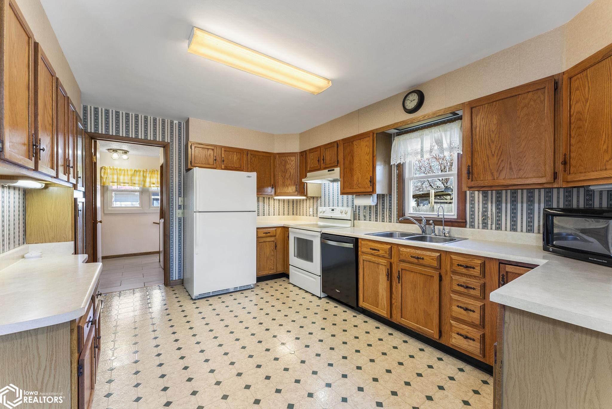 724 2nd Street, Washington, Iowa image 13