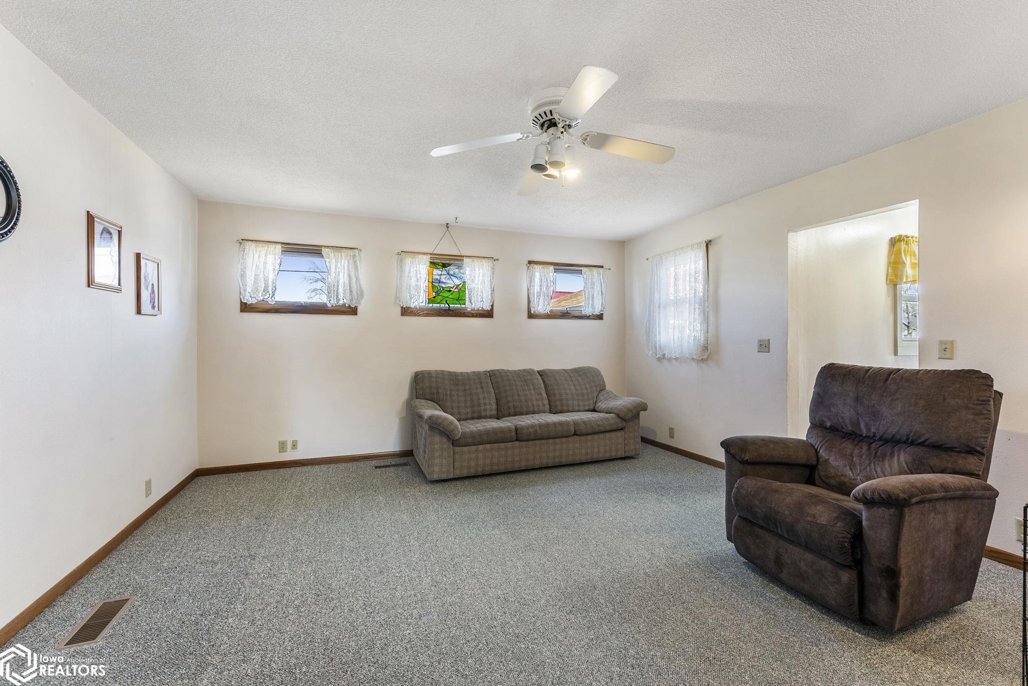 724 2nd Street, Washington, Iowa image 16