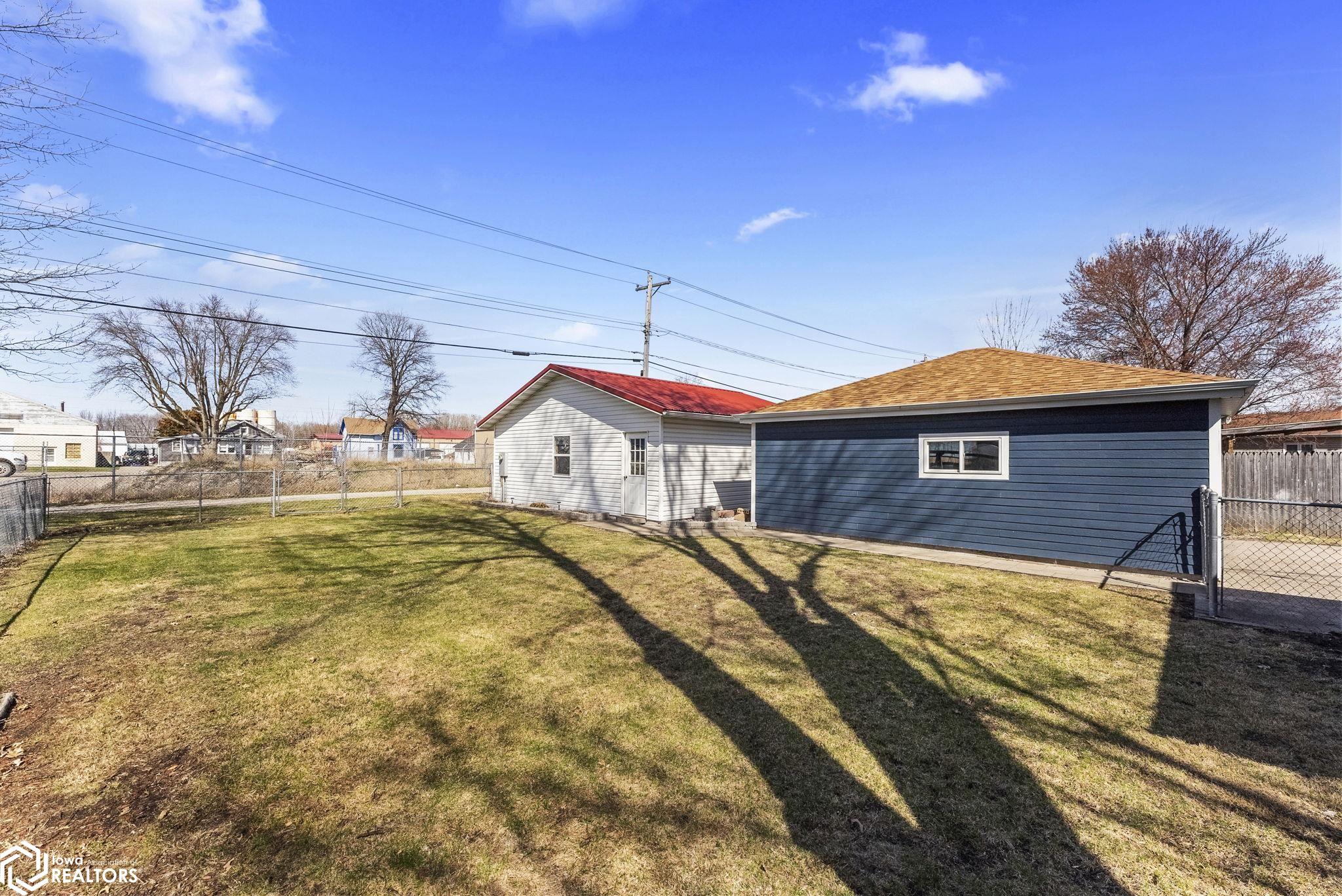 724 2nd Street, Washington, Iowa image 6