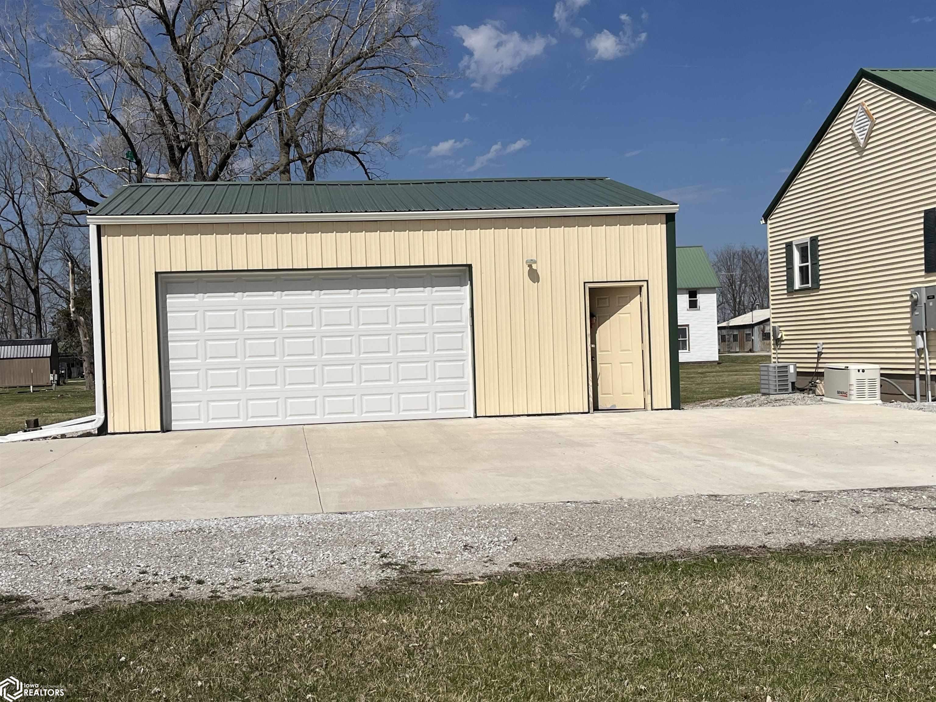 1080 & 1084 Linby Drive, Packwood, Iowa image 2