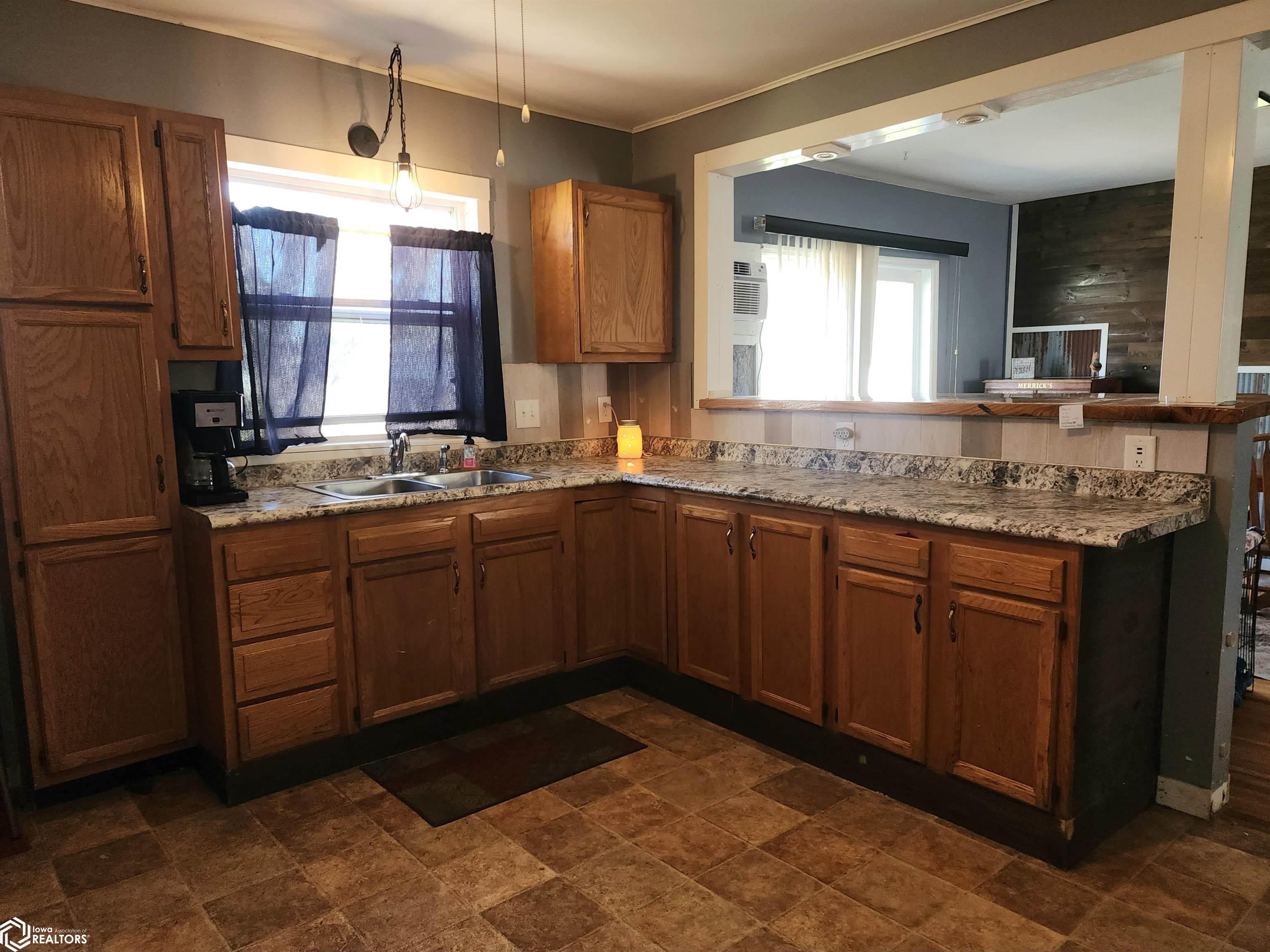 405 N Greeley Street, Corydon, Iowa image 2