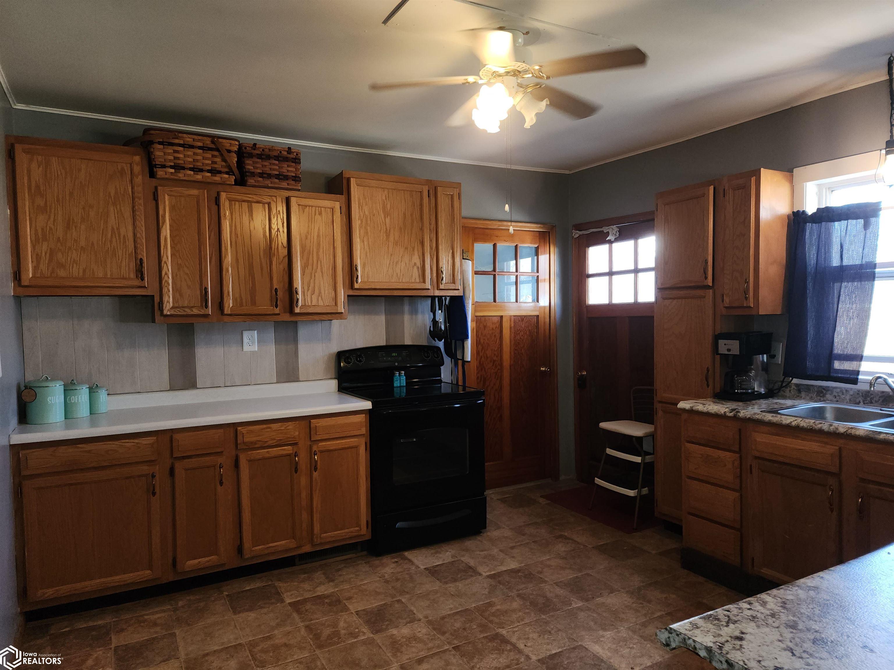 405 N Greeley Street, Corydon, Iowa image 4