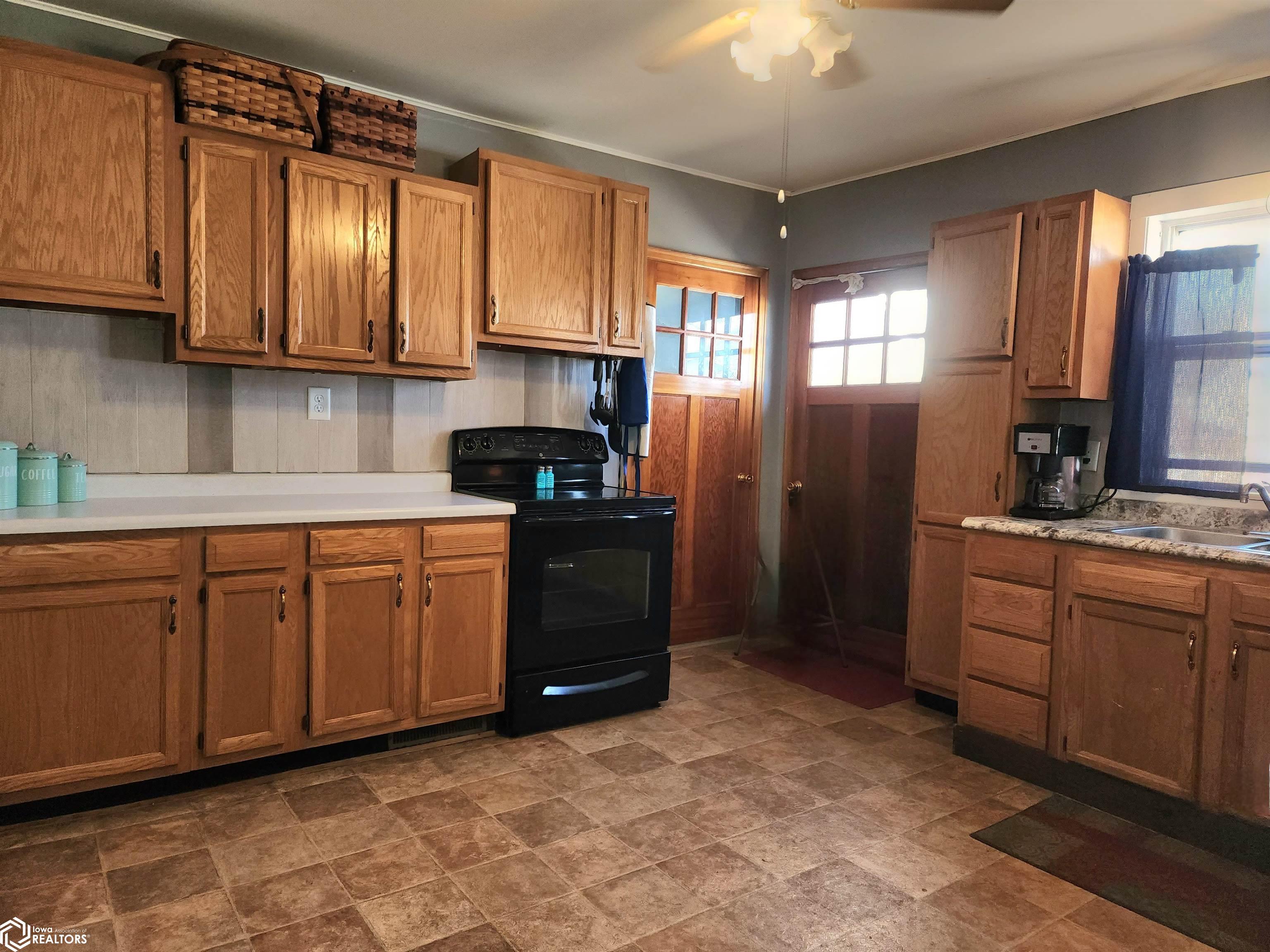 405 N Greeley Street, Corydon, Iowa image 6