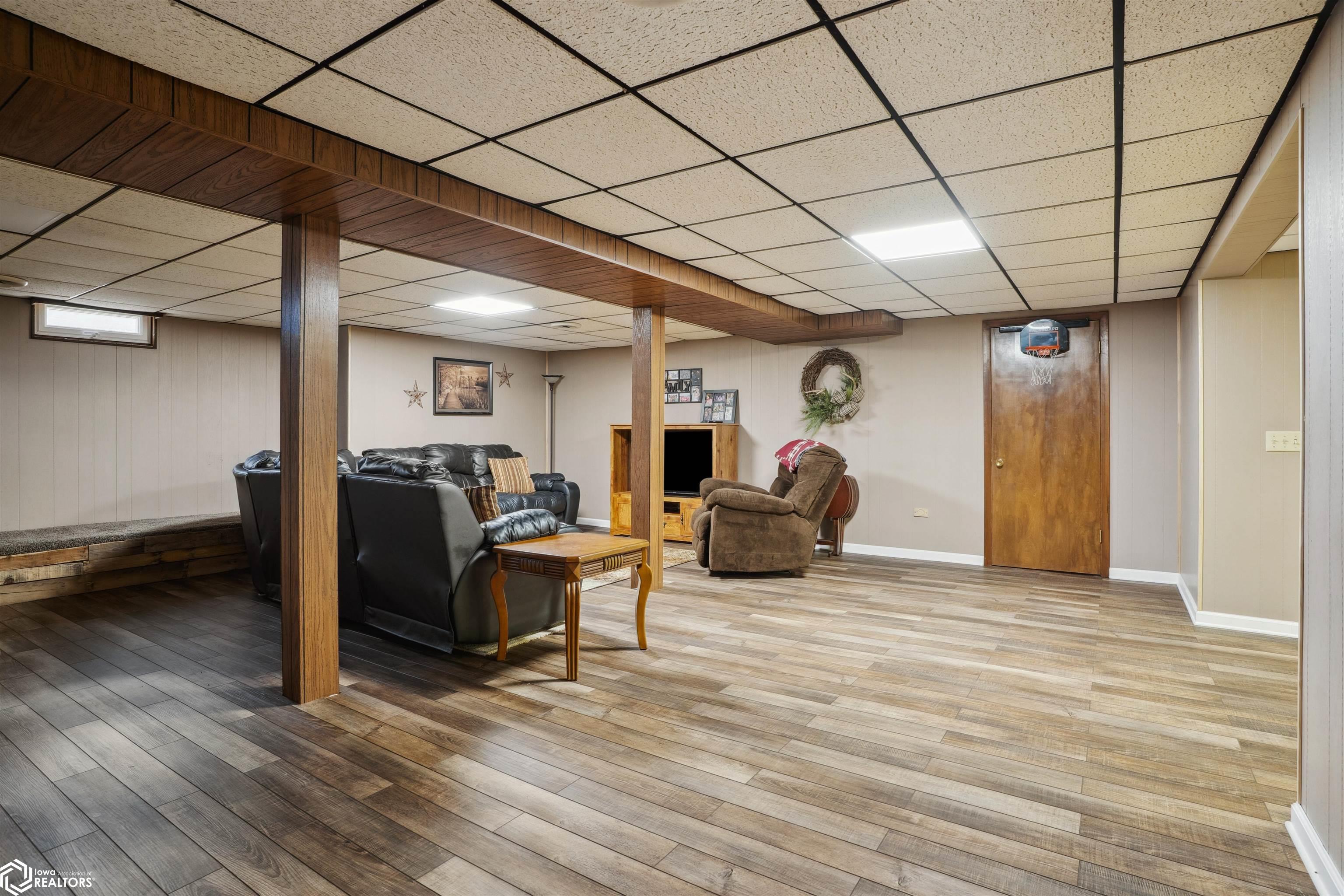 609 E Cleveland St., New London, Iowa image 30