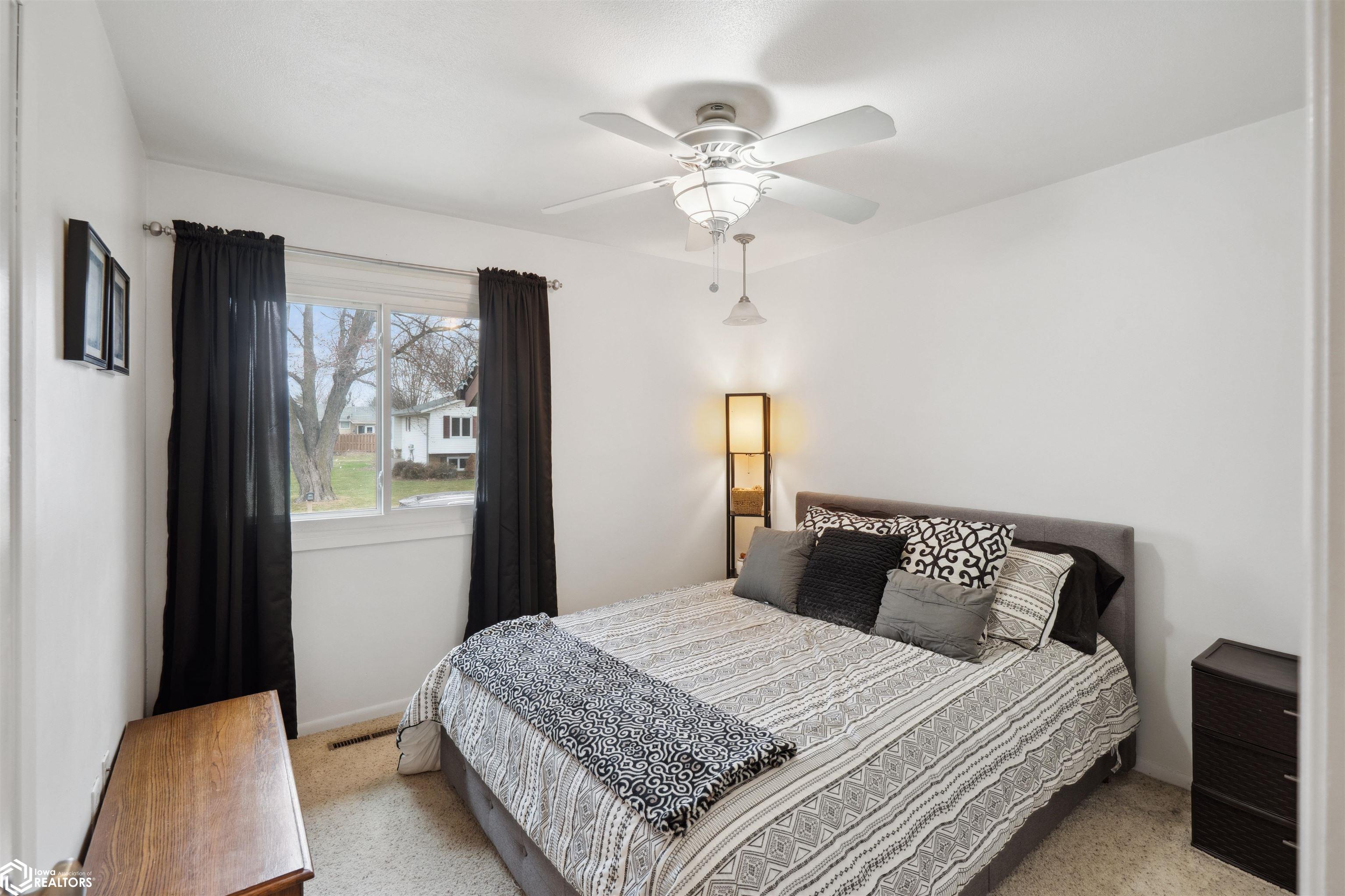 2202 Vermillion Lane, Marshalltown, Iowa image 21
