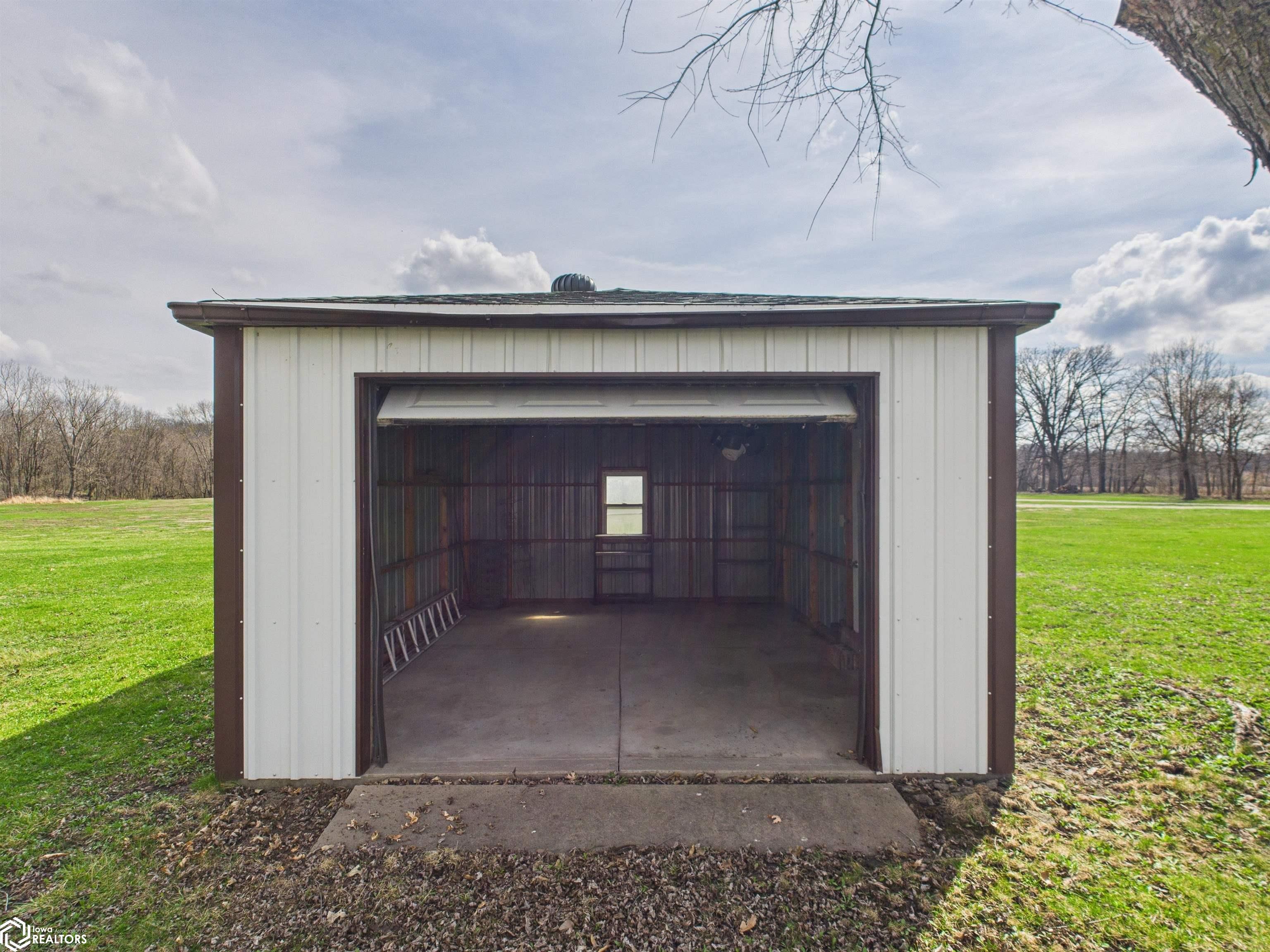 12956 50th Street, Ottumwa, Iowa image 38