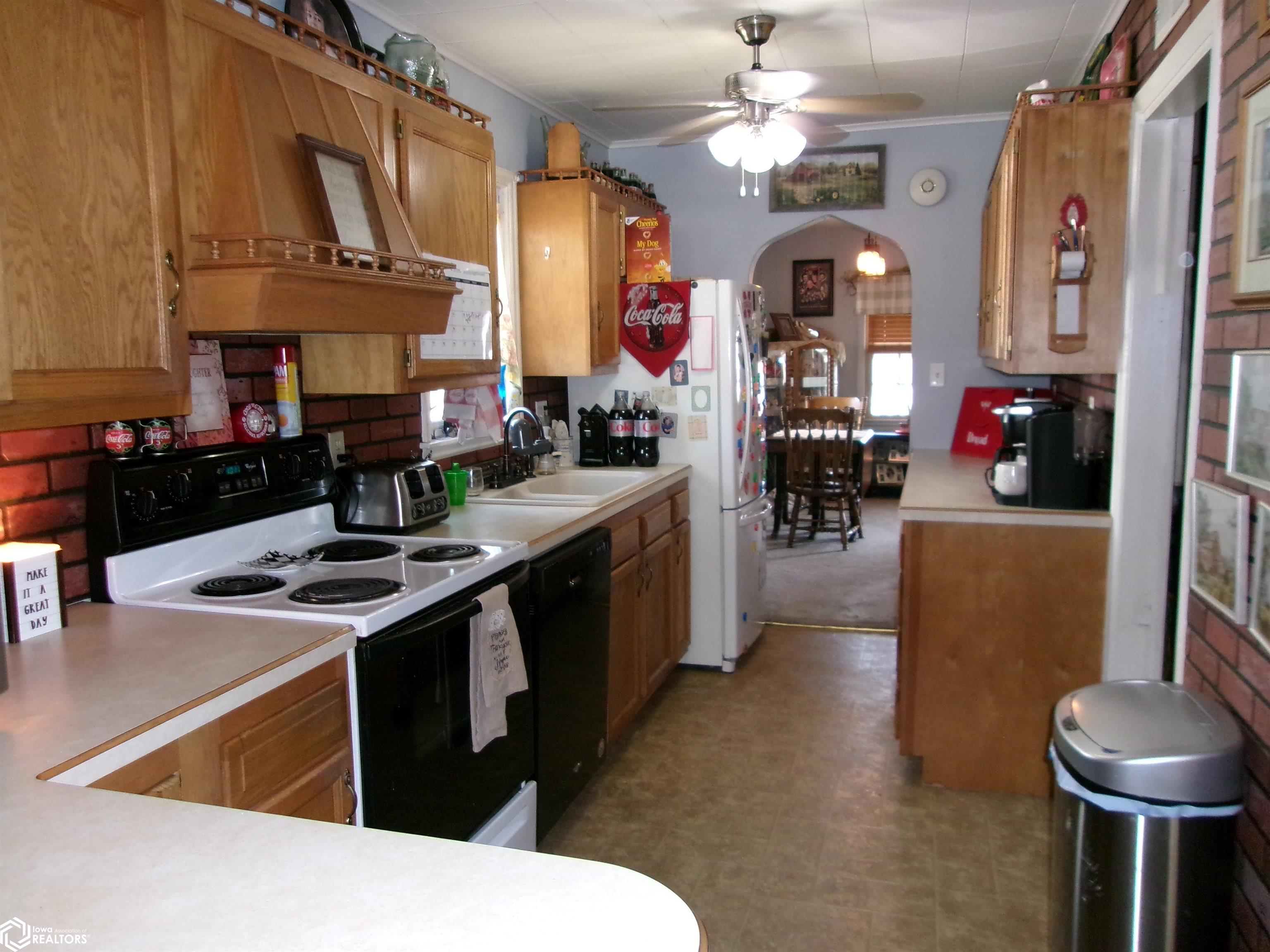 1405 Bryn Mawr, Atlantic, Iowa image 6