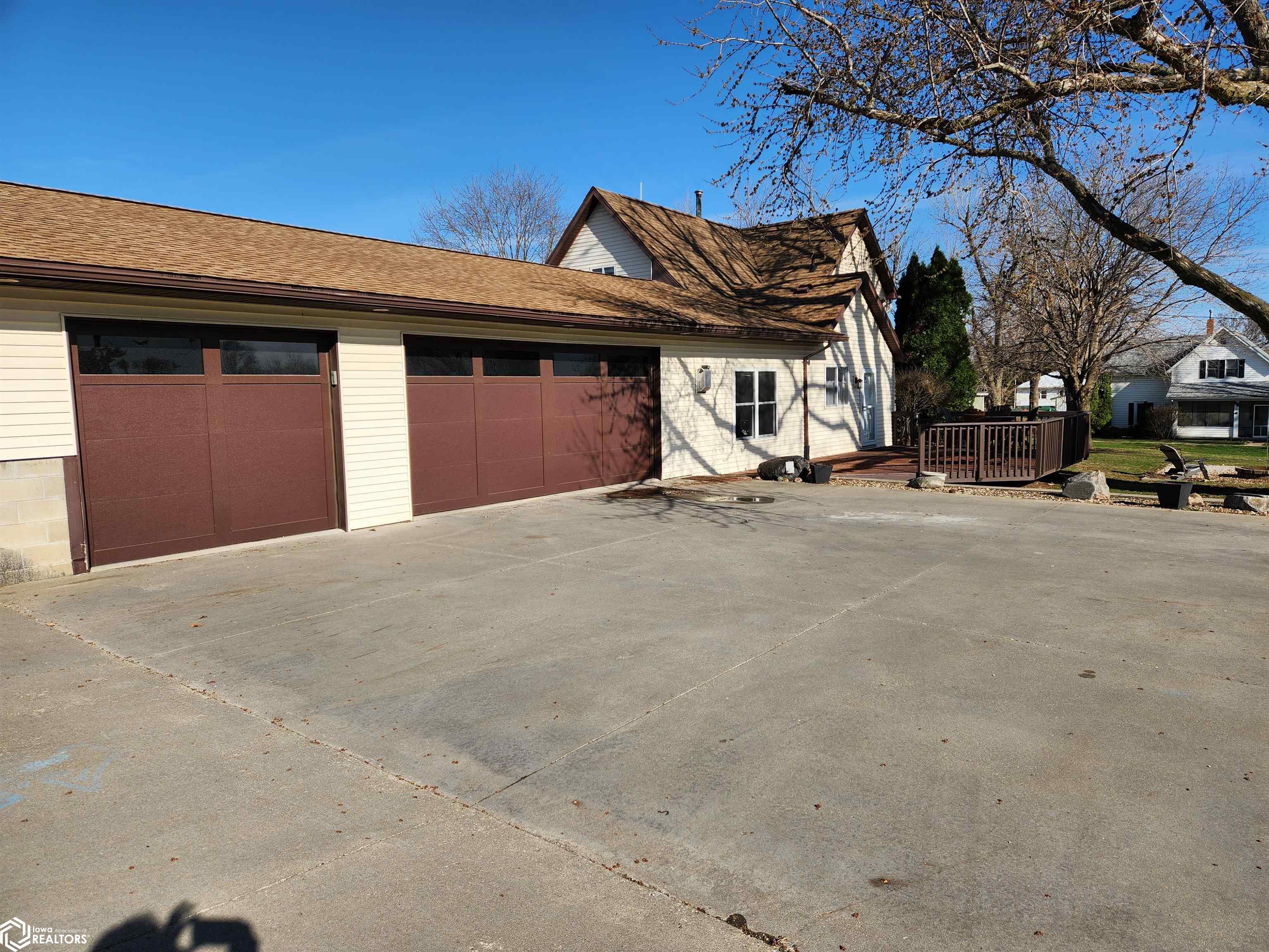 500 E High Street, Toledo, Iowa image 3
