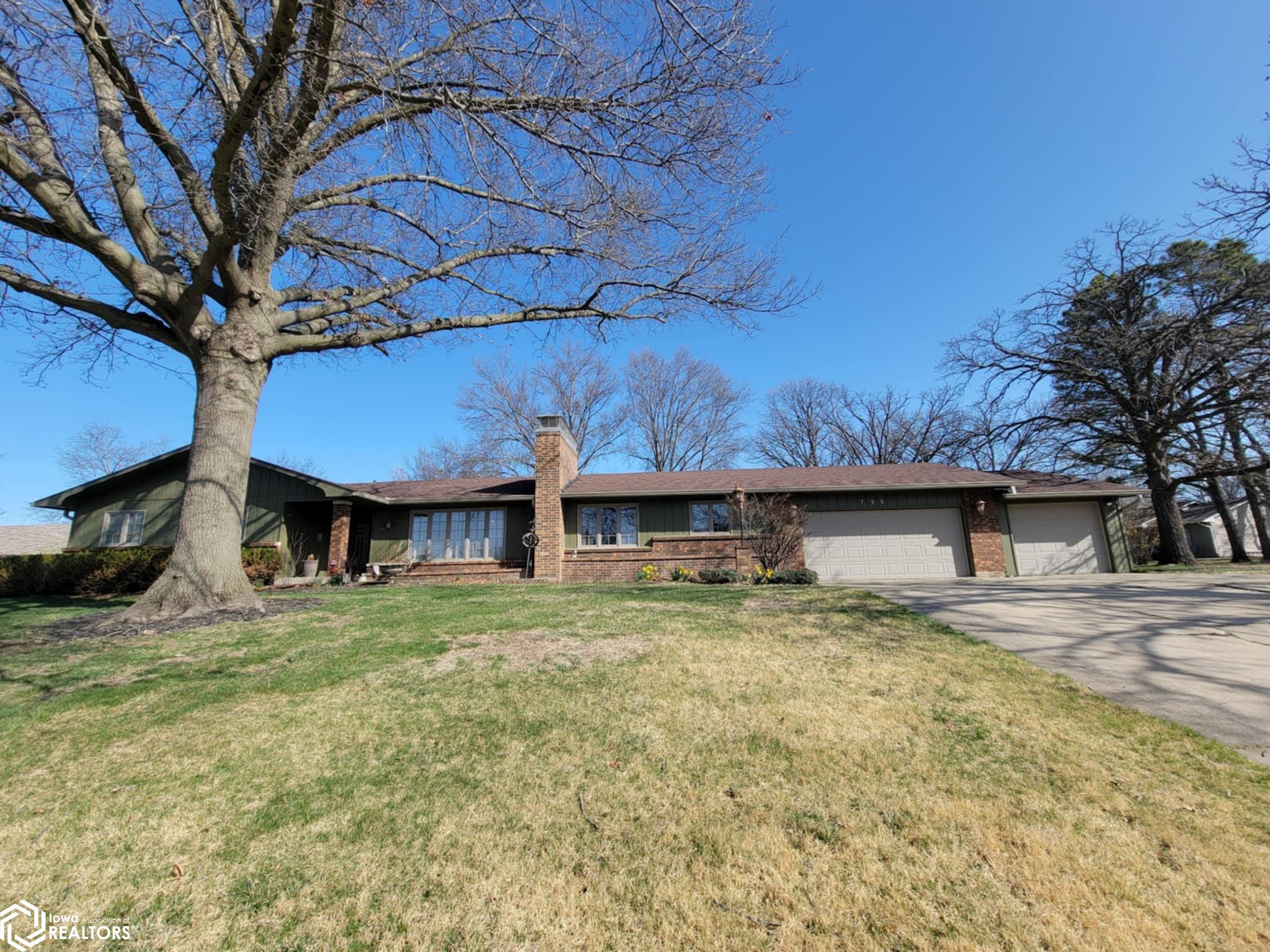 795 W Wall Street, Centerville, Iowa image 1