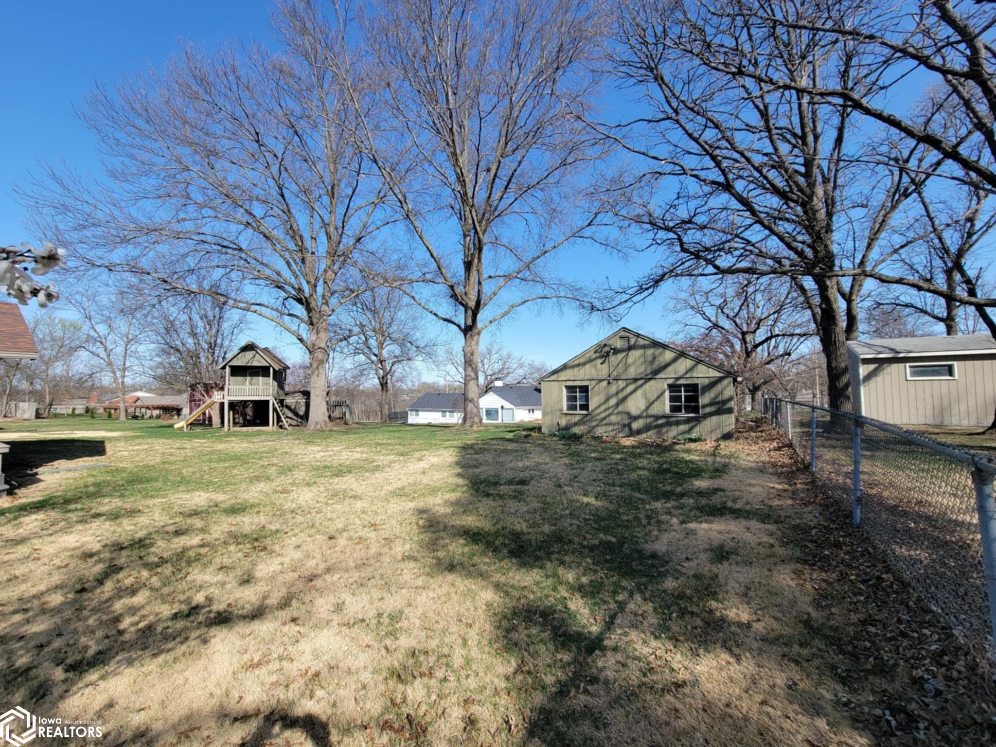 795 W Wall Street, Centerville, Iowa image 2