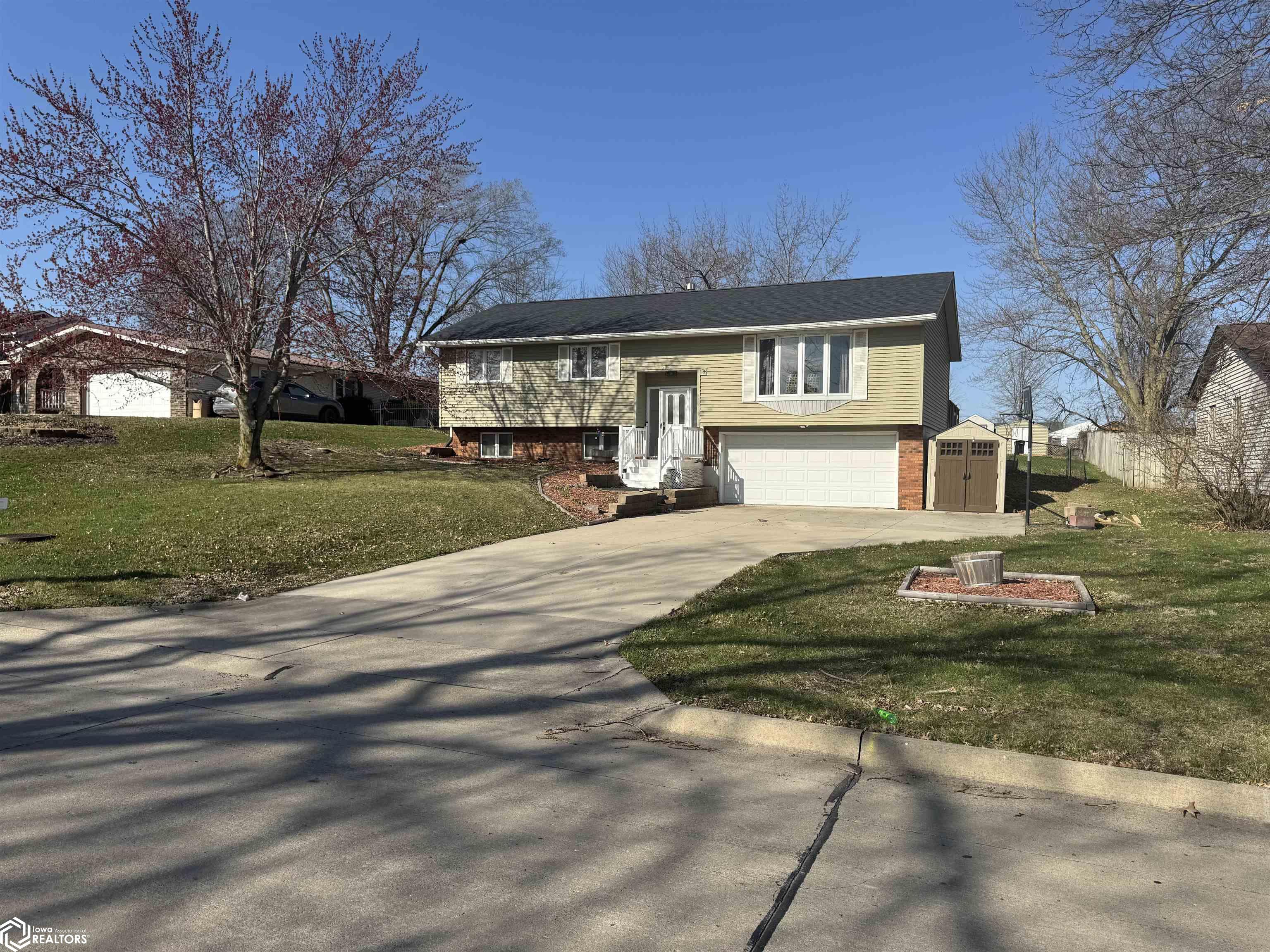 2825 Oak Meadow Drive, Ottumwa, Iowa image 1