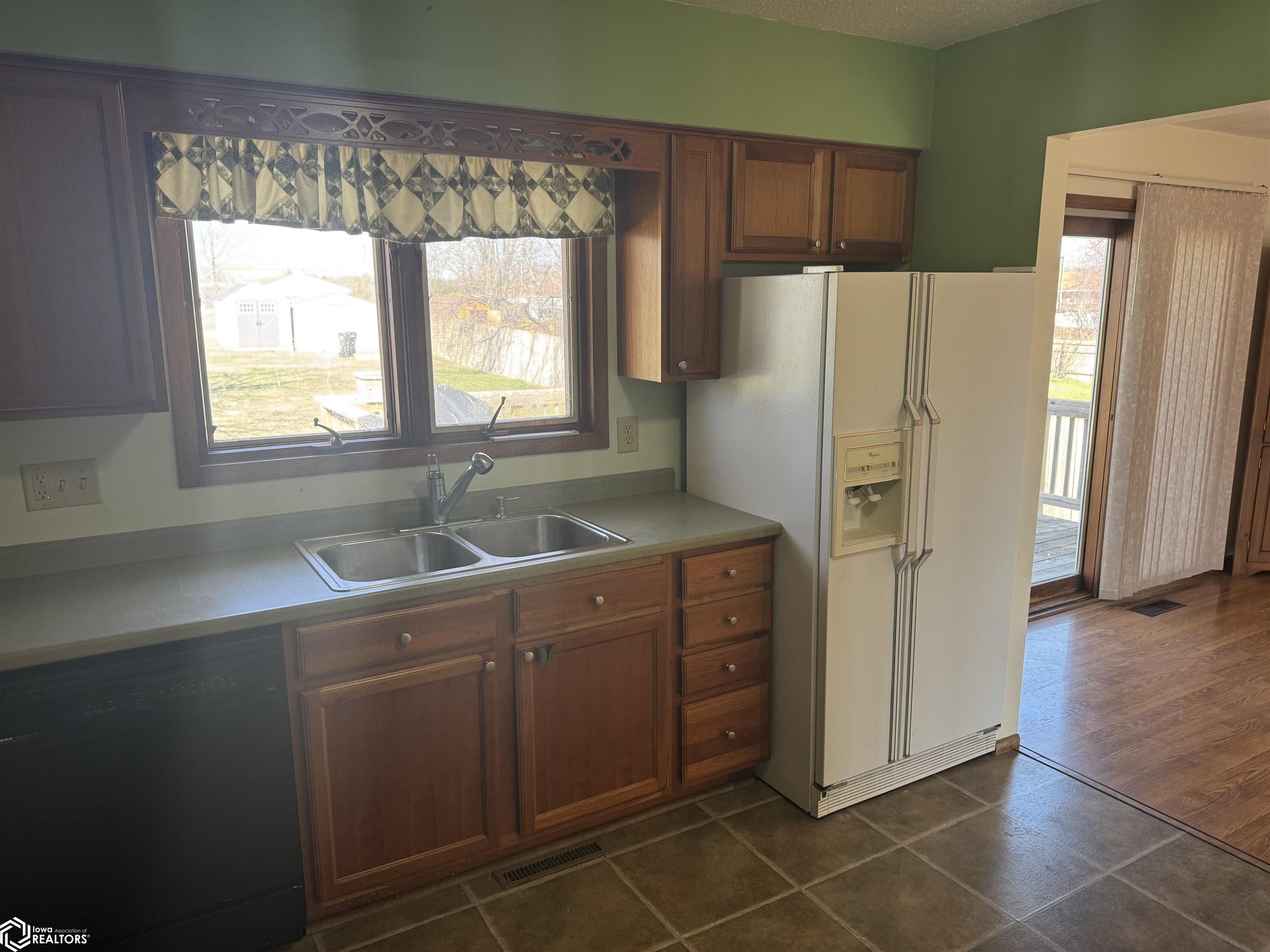 2825 Oak Meadow Drive, Ottumwa, Iowa image 12