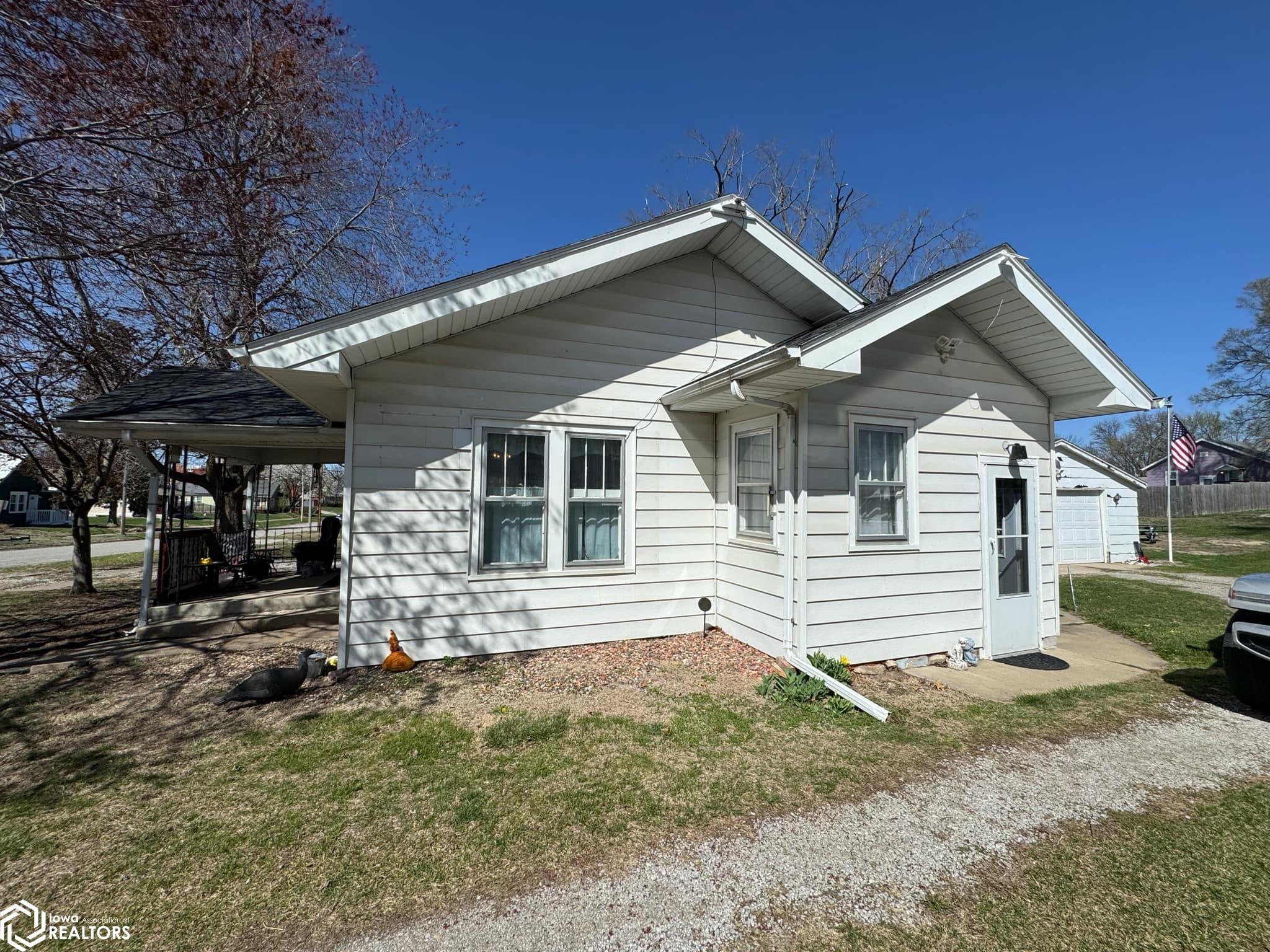 837 S 15th Street, Centerville, Iowa image 2