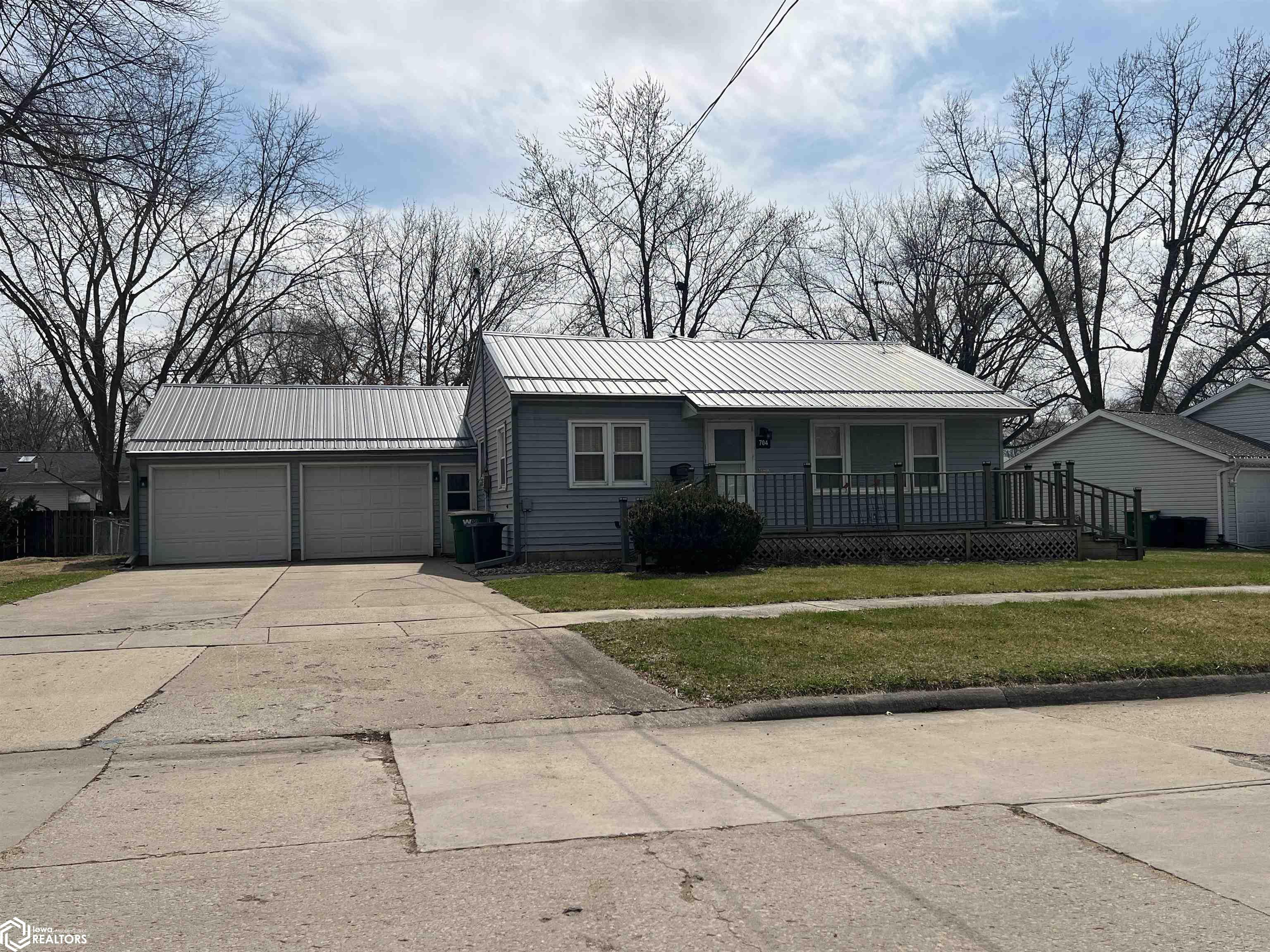 704 W Fillmore Avenue, Fairfield, Iowa image 2