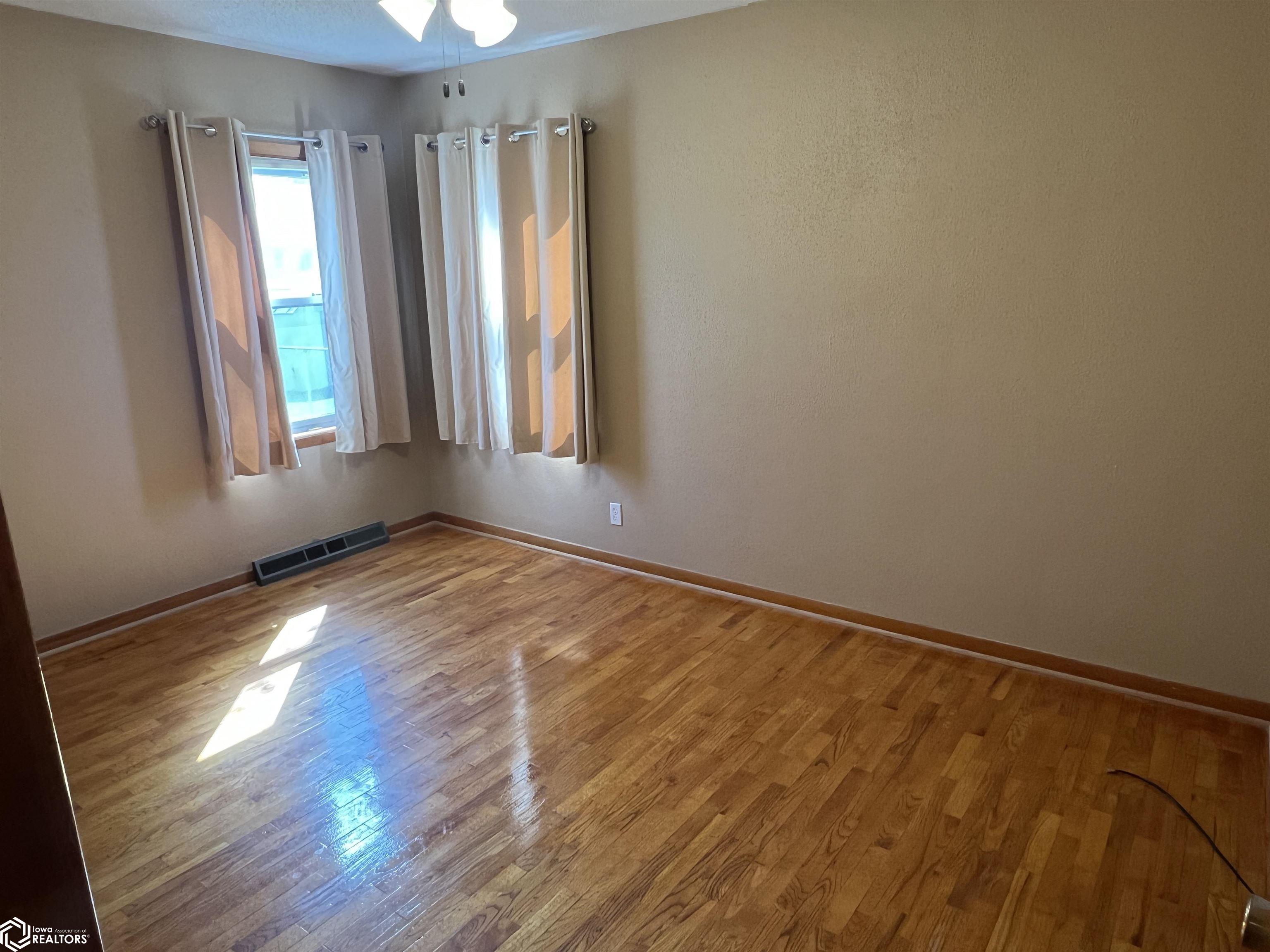 704 W Fillmore Avenue, Fairfield, Iowa image 16