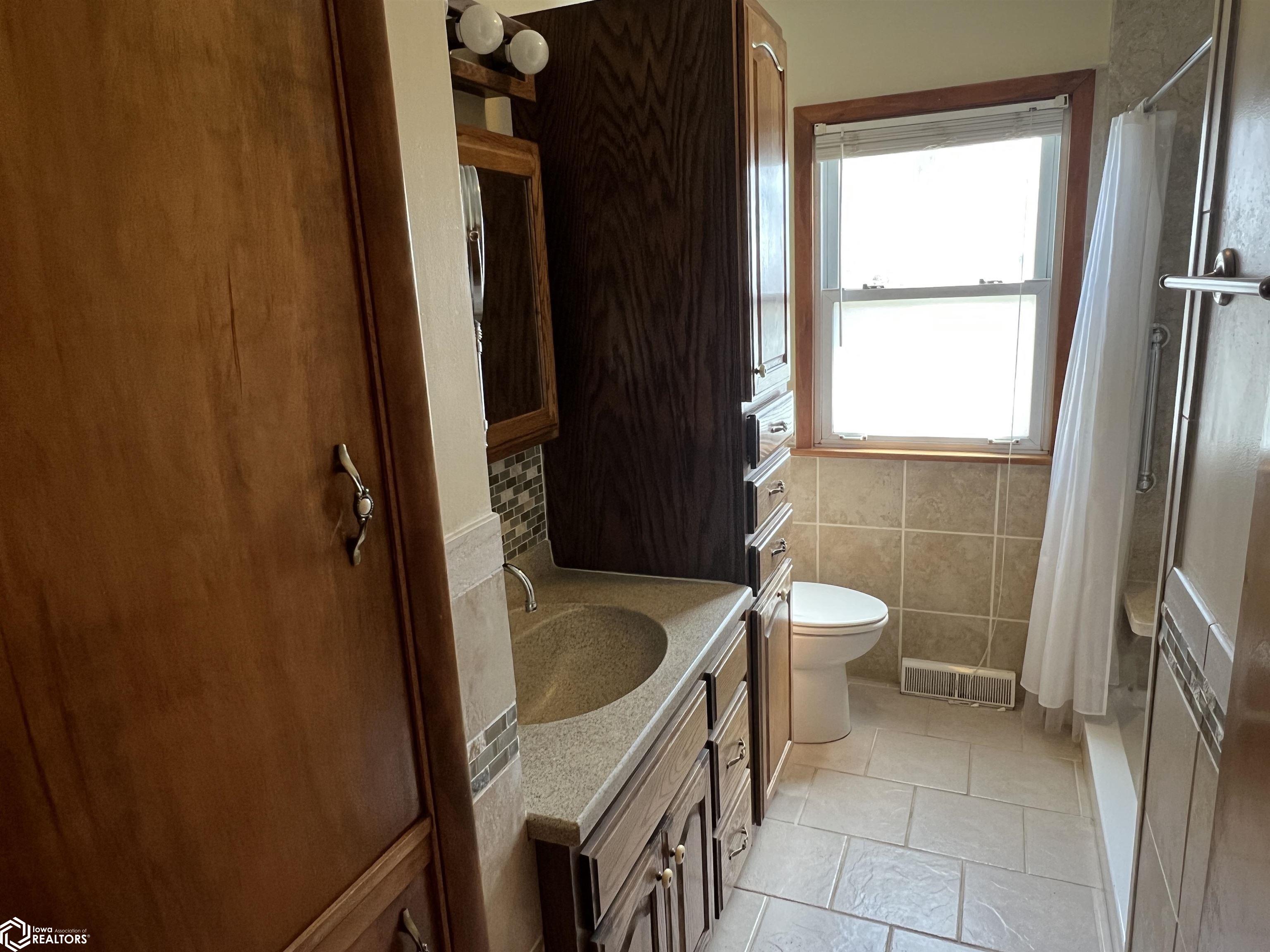 704 W Fillmore Avenue, Fairfield, Iowa image 19