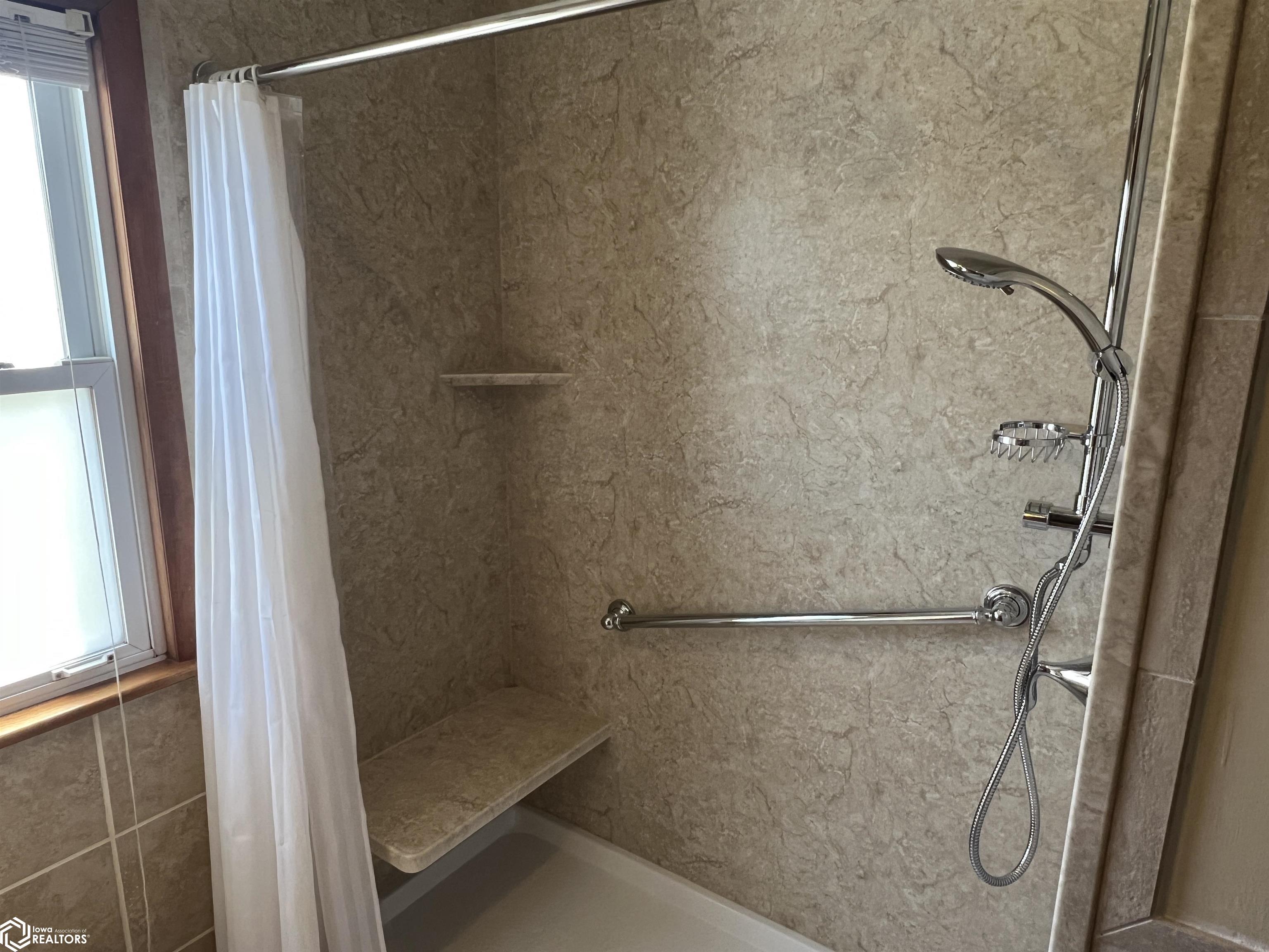 704 W Fillmore Avenue, Fairfield, Iowa image 20