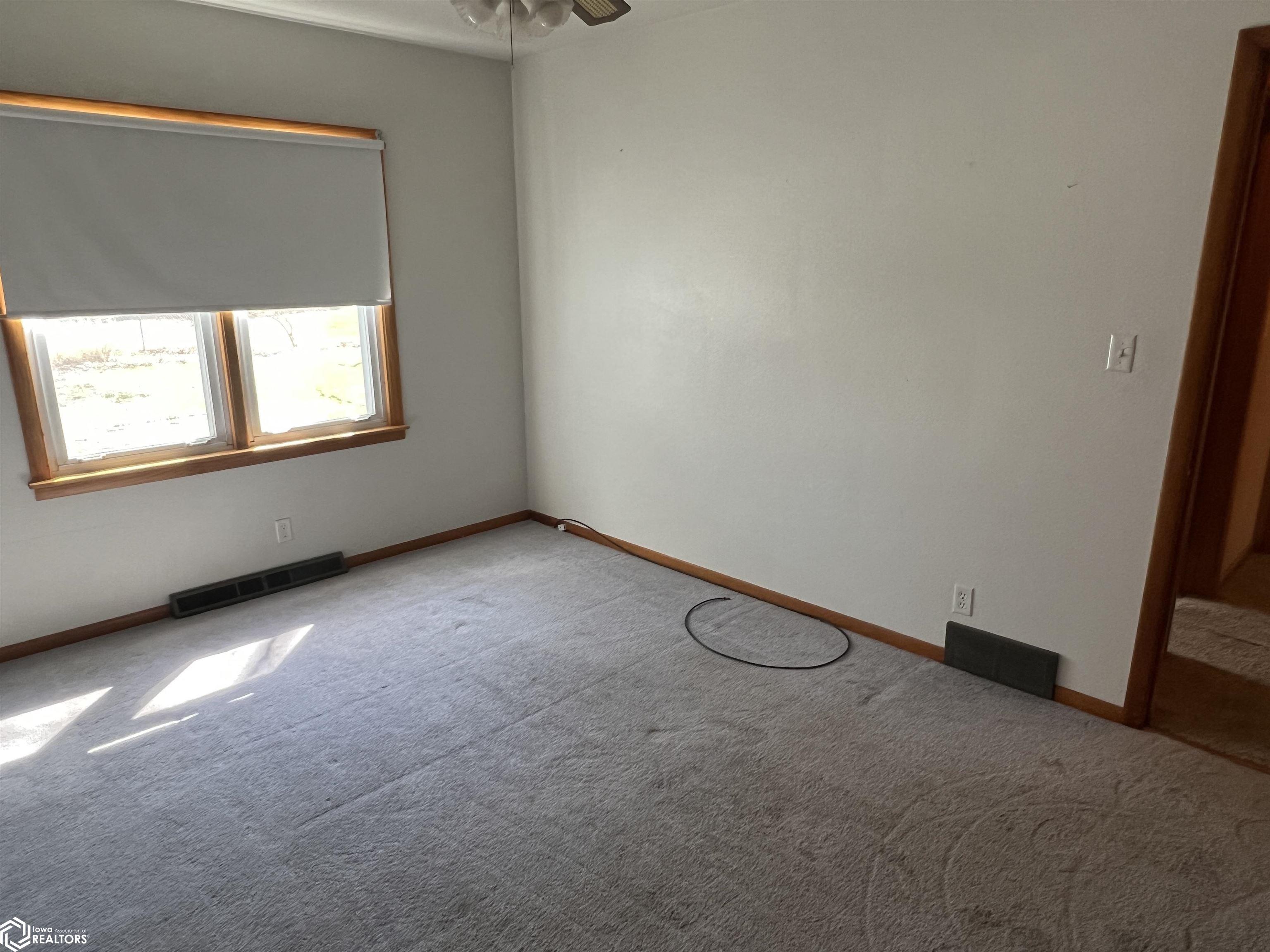 704 W Fillmore Avenue, Fairfield, Iowa image 23