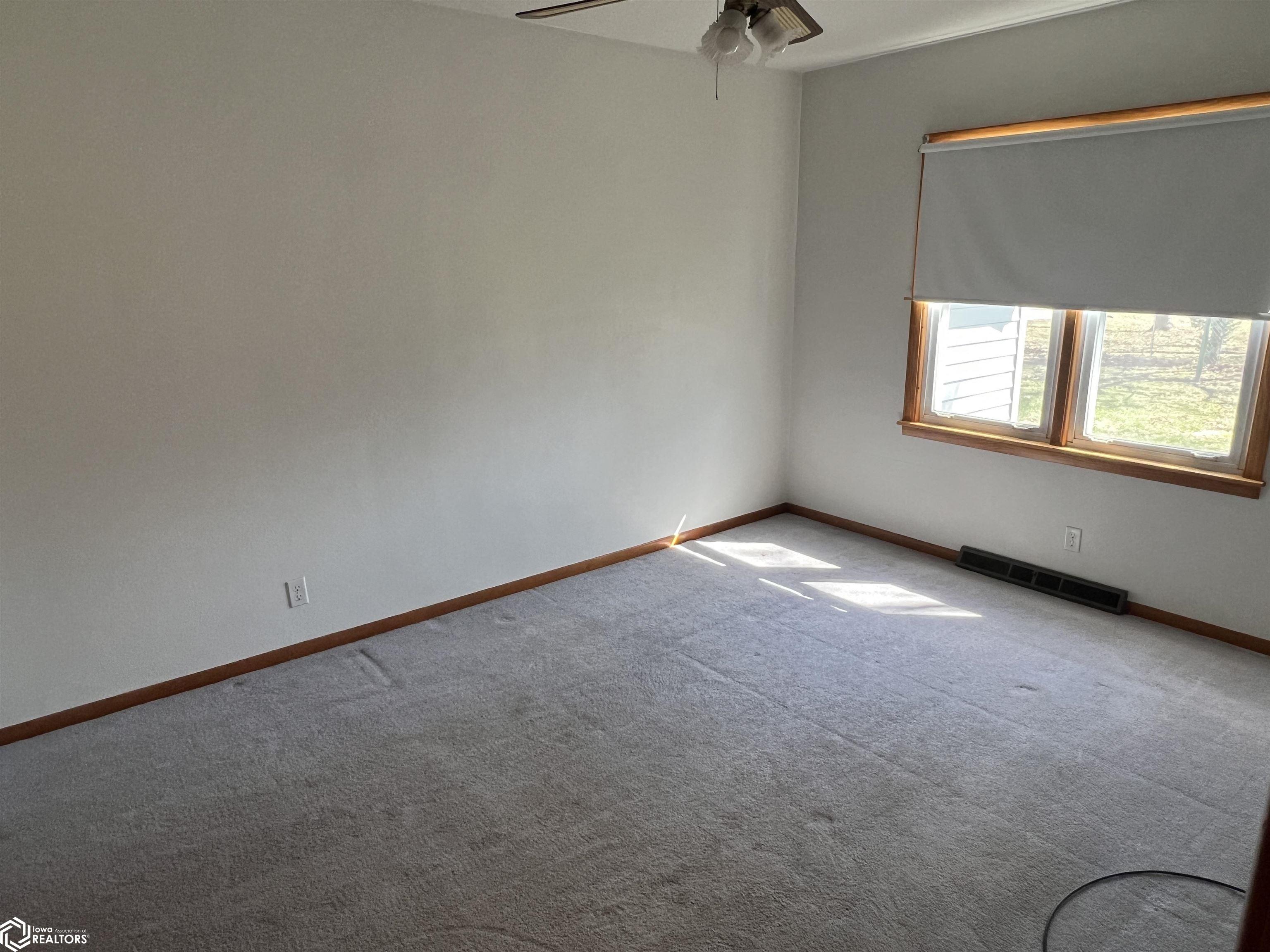 704 W Fillmore Avenue, Fairfield, Iowa image 24