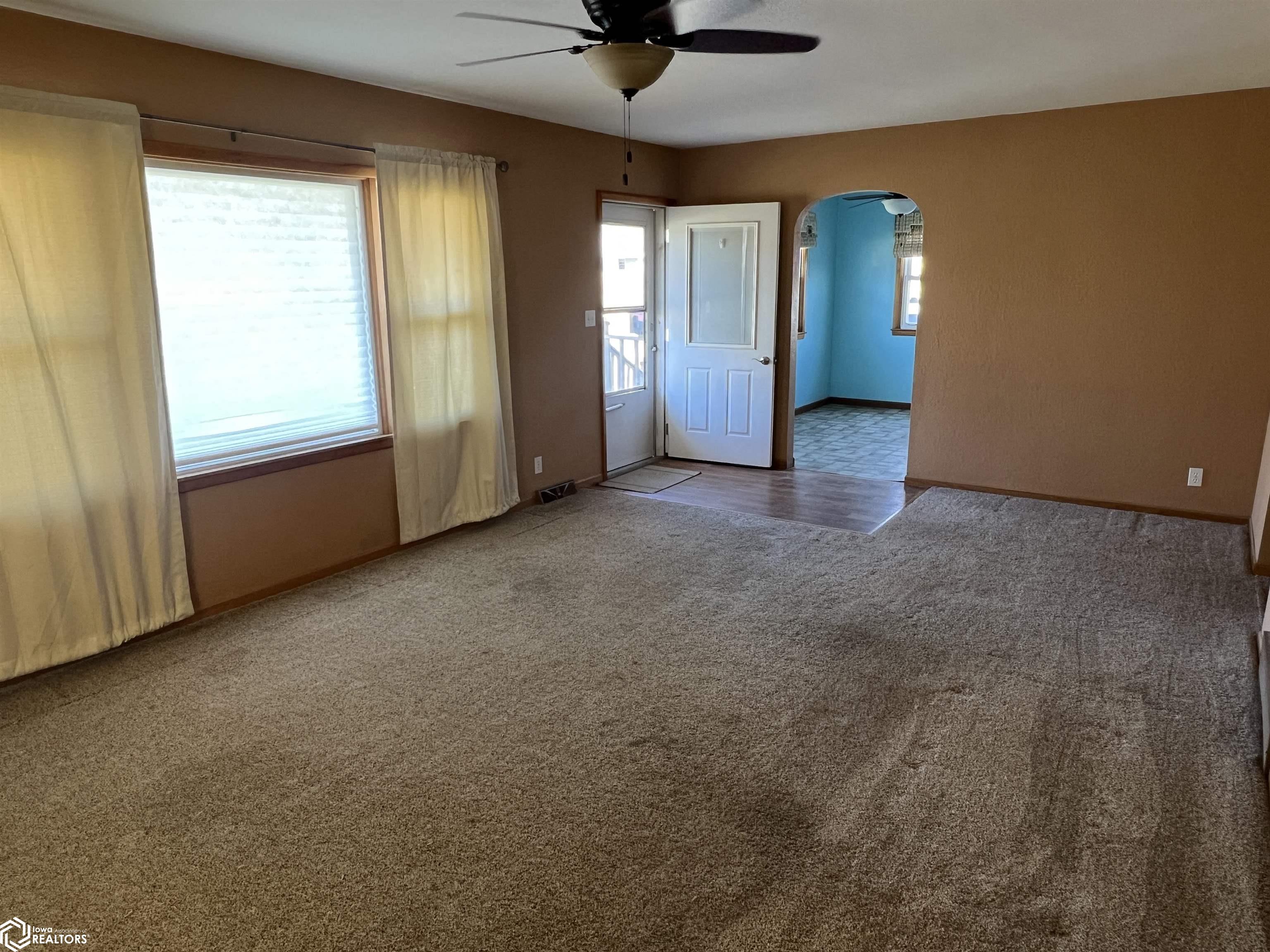 704 W Fillmore Avenue, Fairfield, Iowa image 6