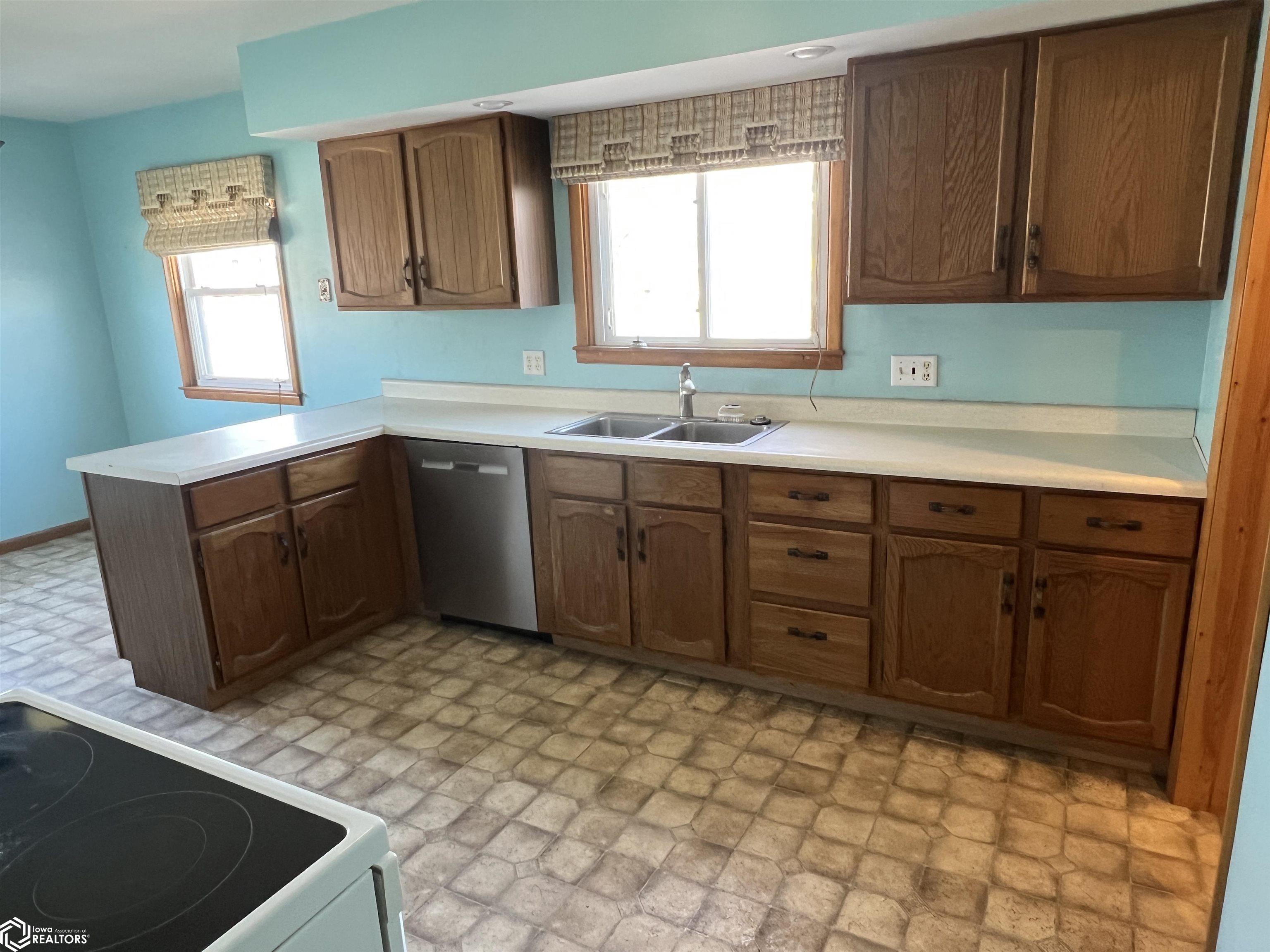 704 W Fillmore Avenue, Fairfield, Iowa image 8