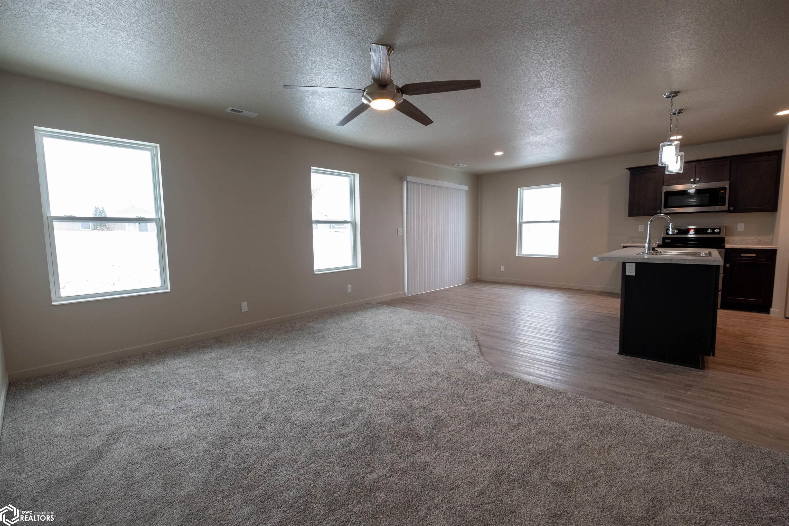 1107 E Southridge Road, Marshalltown, Iowa image 12