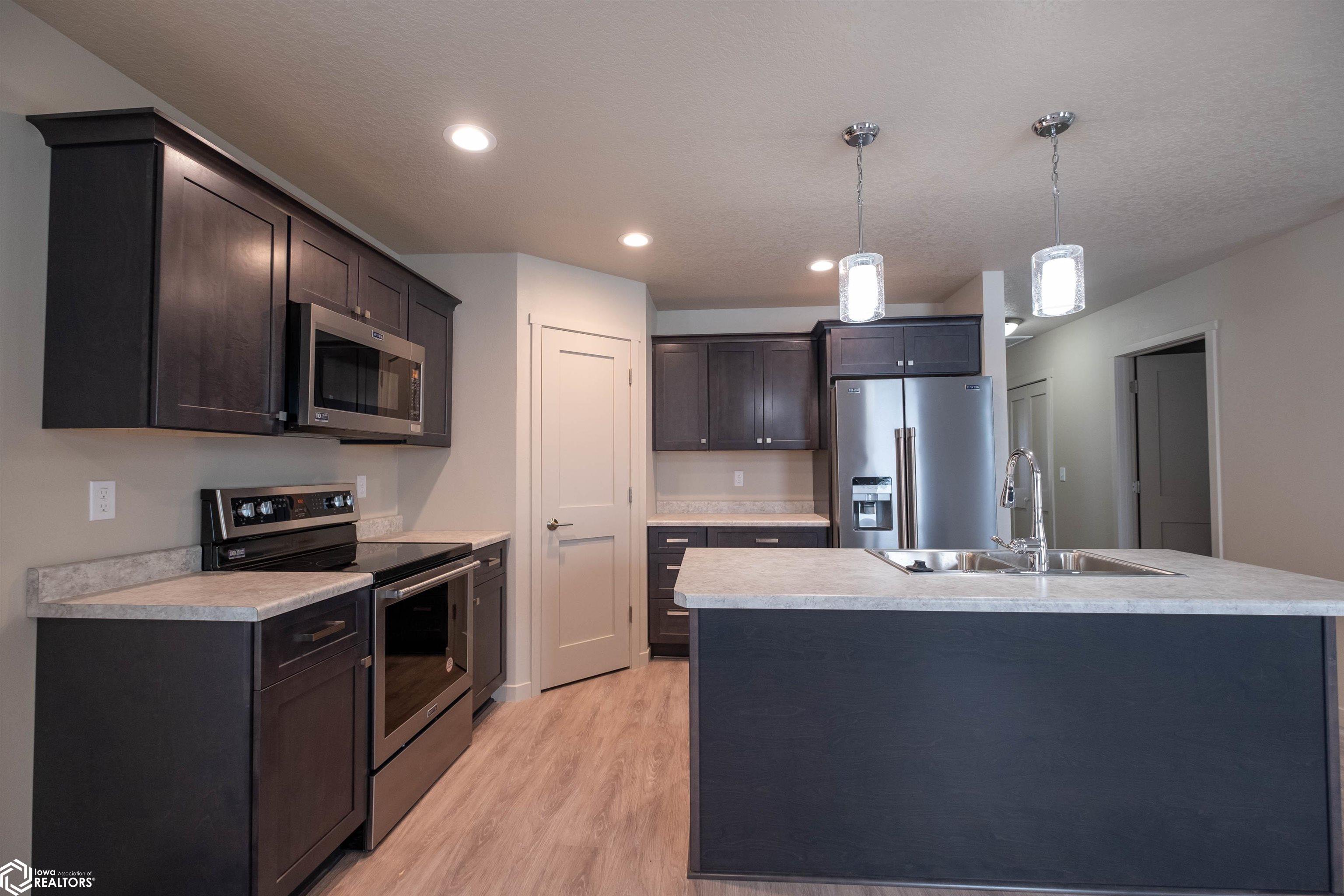1107 E Southridge Road, Marshalltown, Iowa image 4