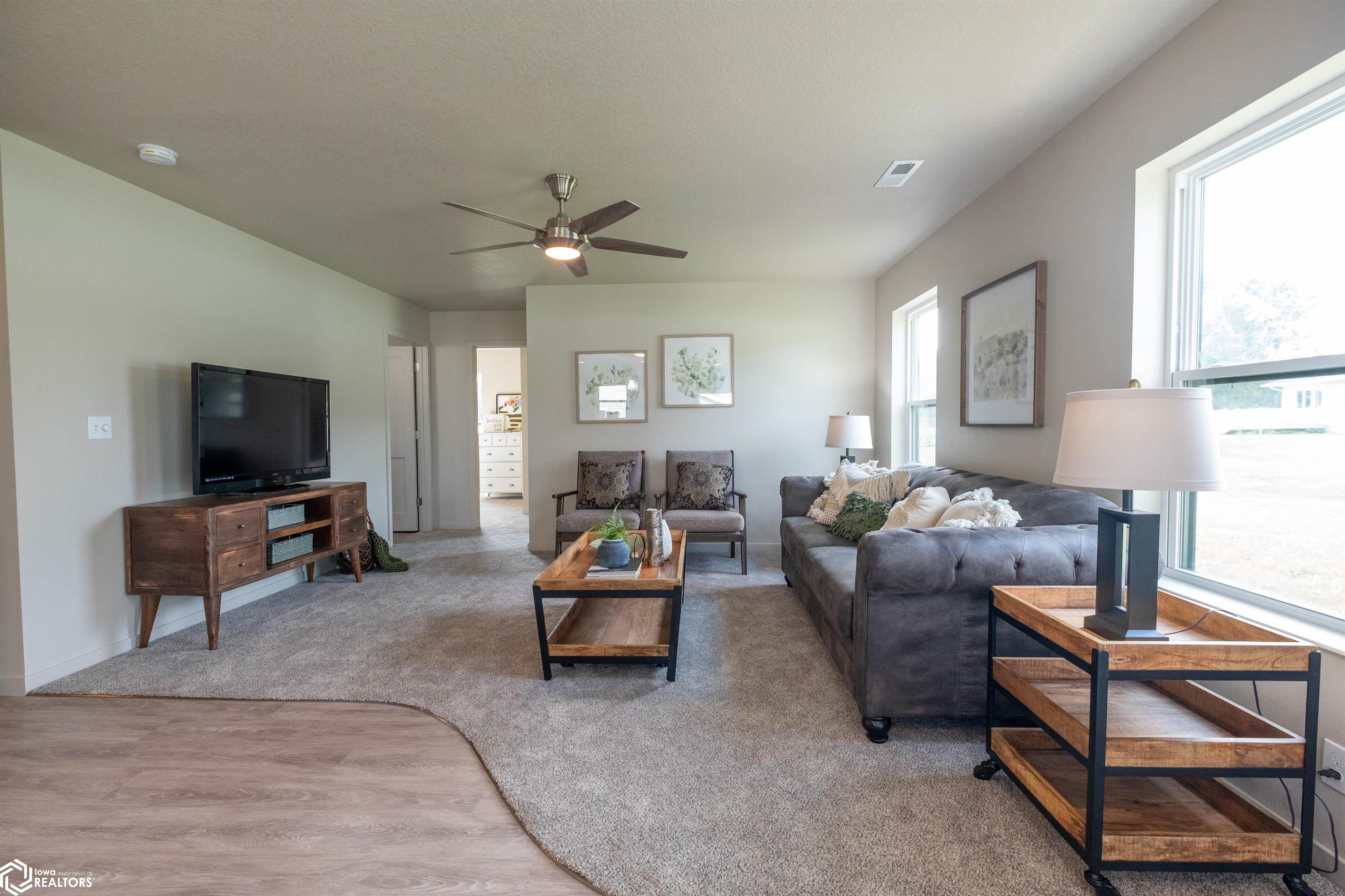 1105 E Southridge Road, Marshalltown, Iowa image 8