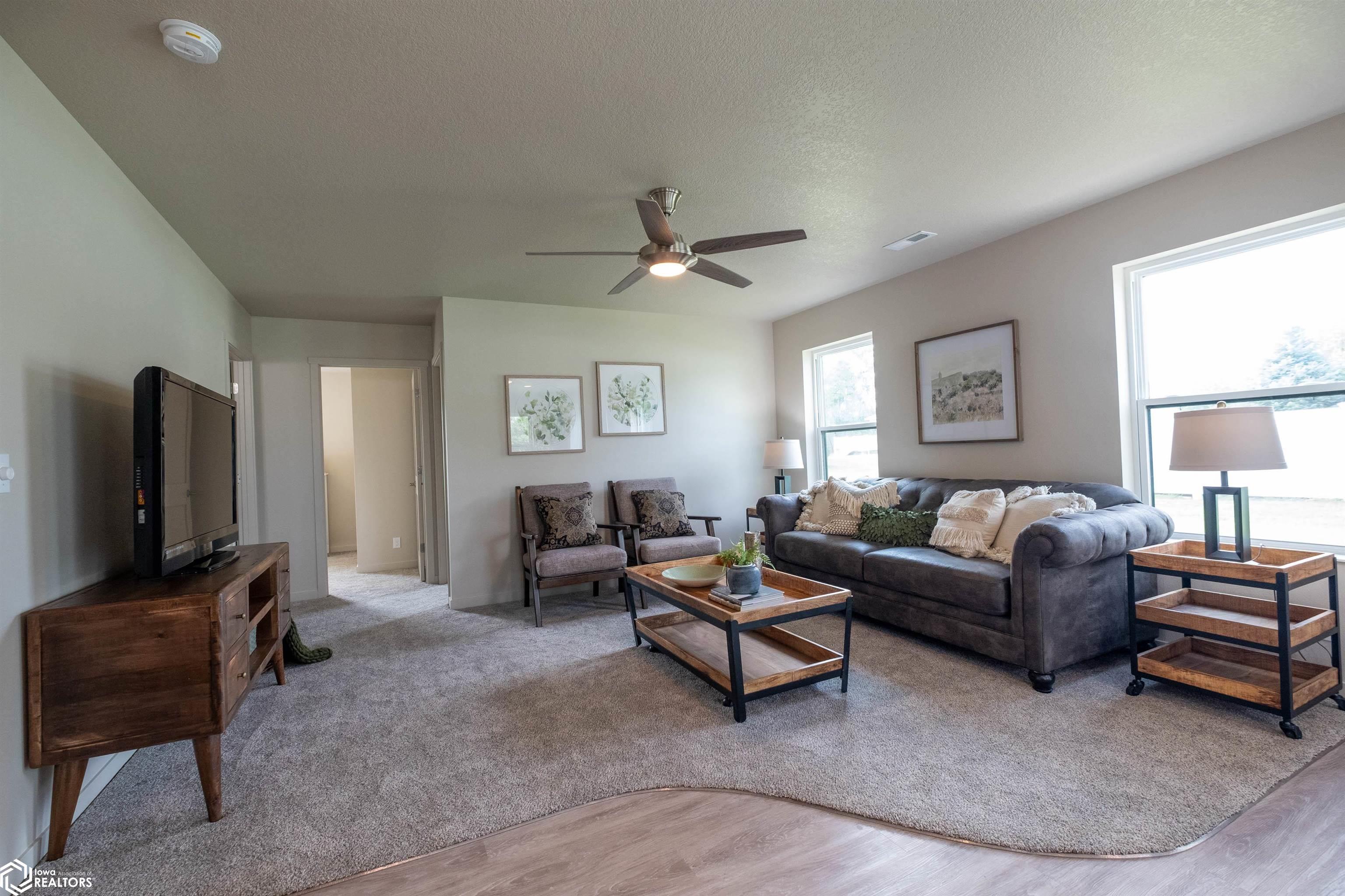 1105 E Southridge Road, Marshalltown, Iowa image 9