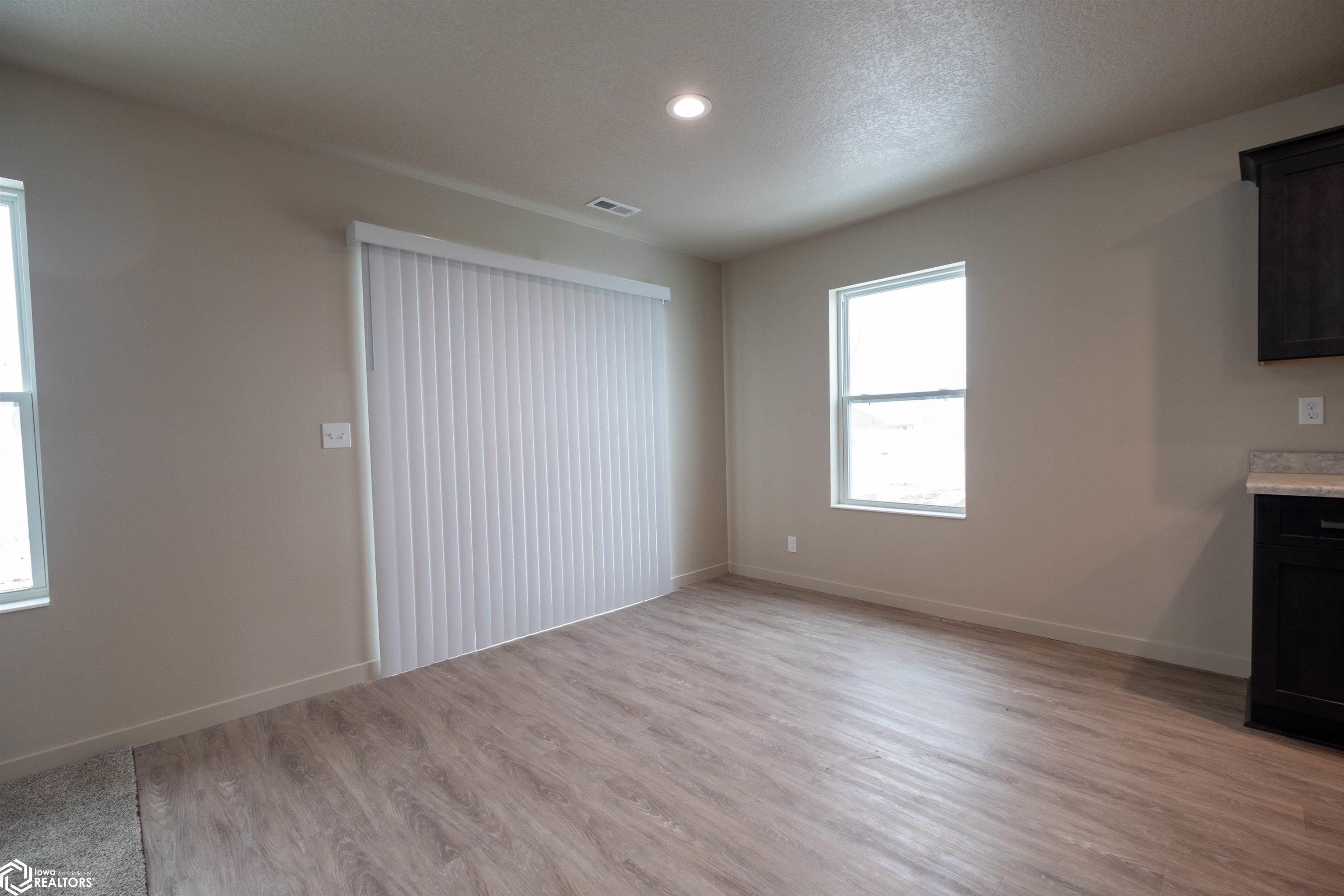 1103 E Southridge Road, Marshalltown, Iowa image 11