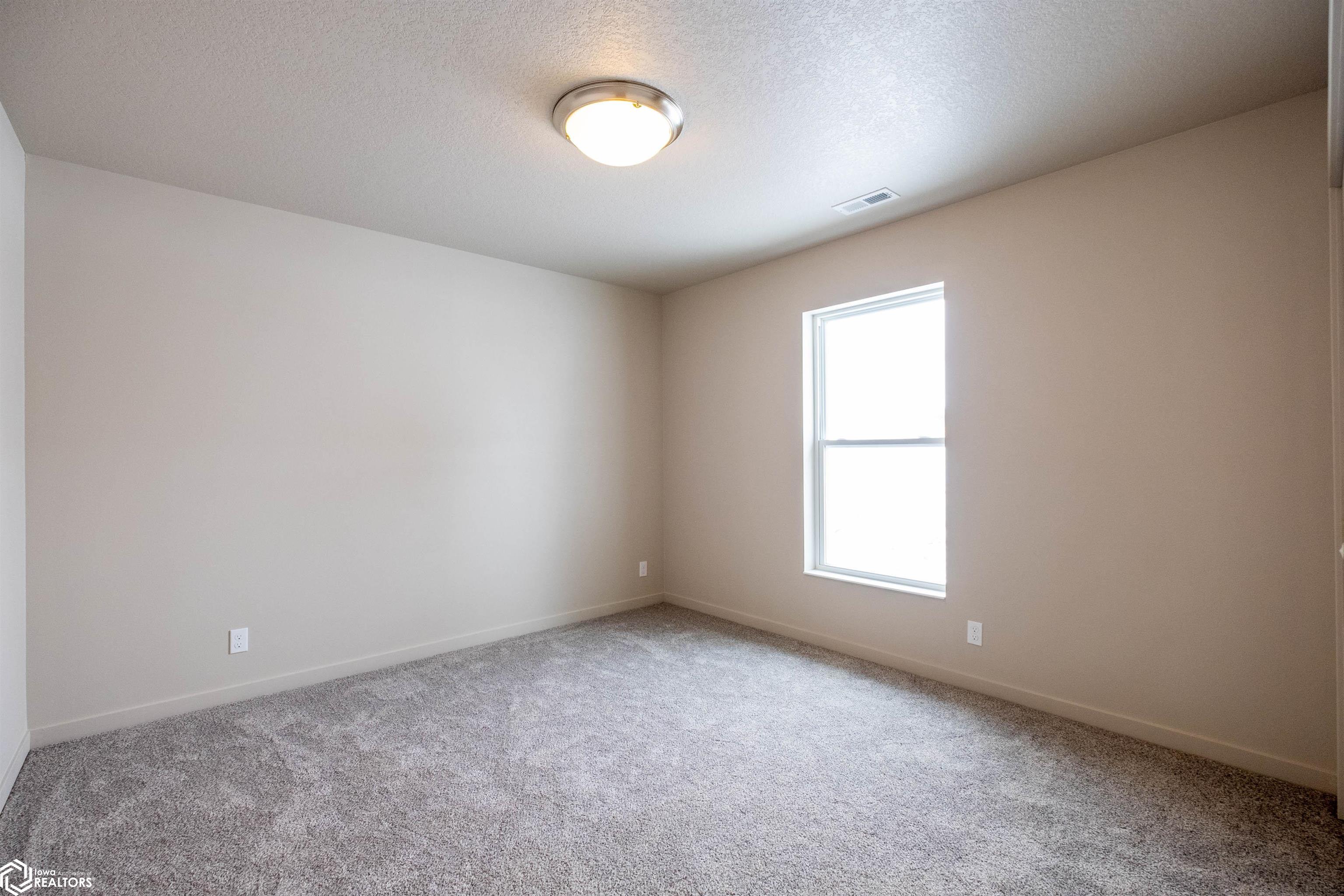 1103 E Southridge Road, Marshalltown, Iowa image 16