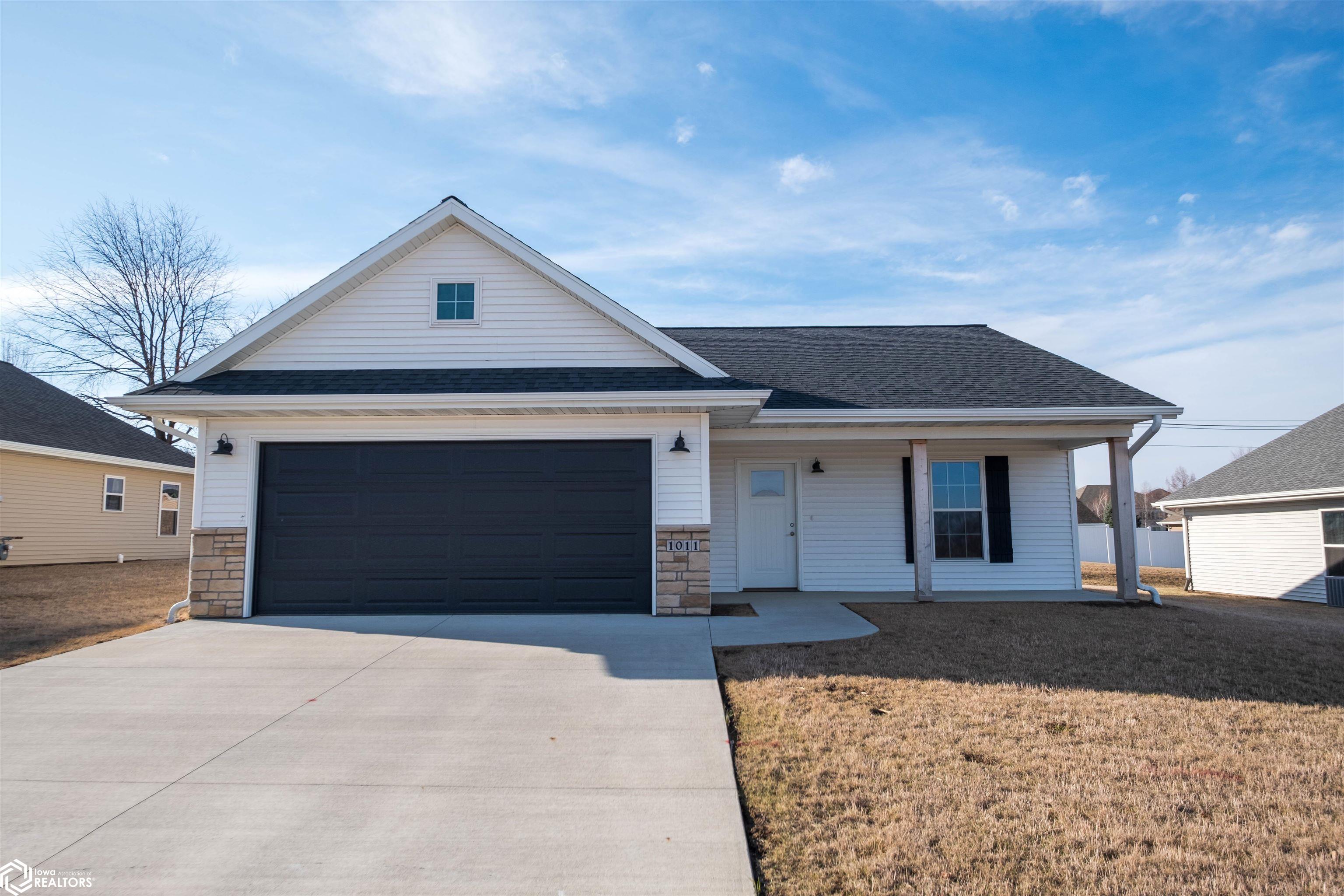 1011 E Southridge Road, Marshalltown, Iowa image 1