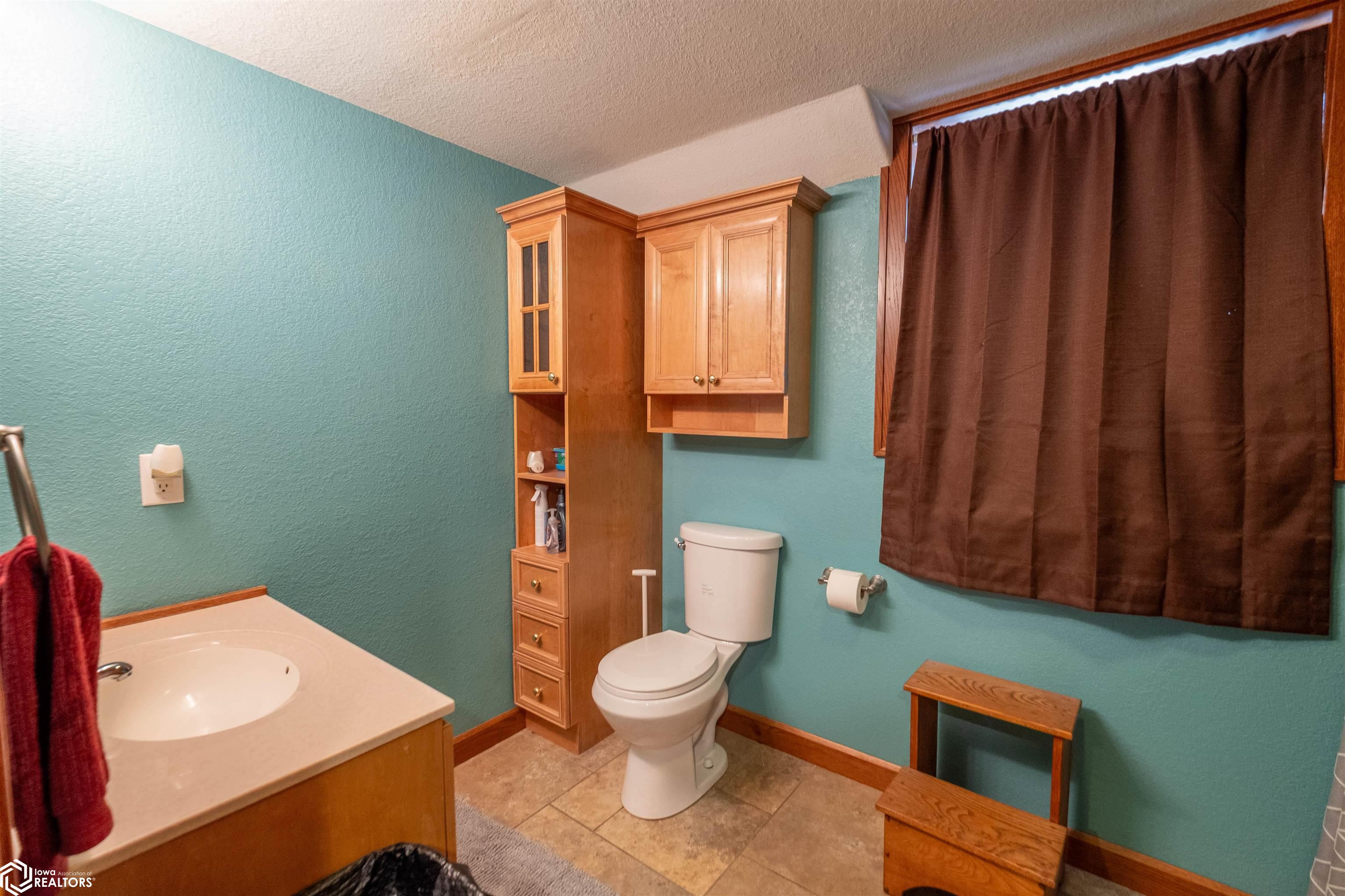 2104 S 5th Street, Marshalltown, Iowa image 16