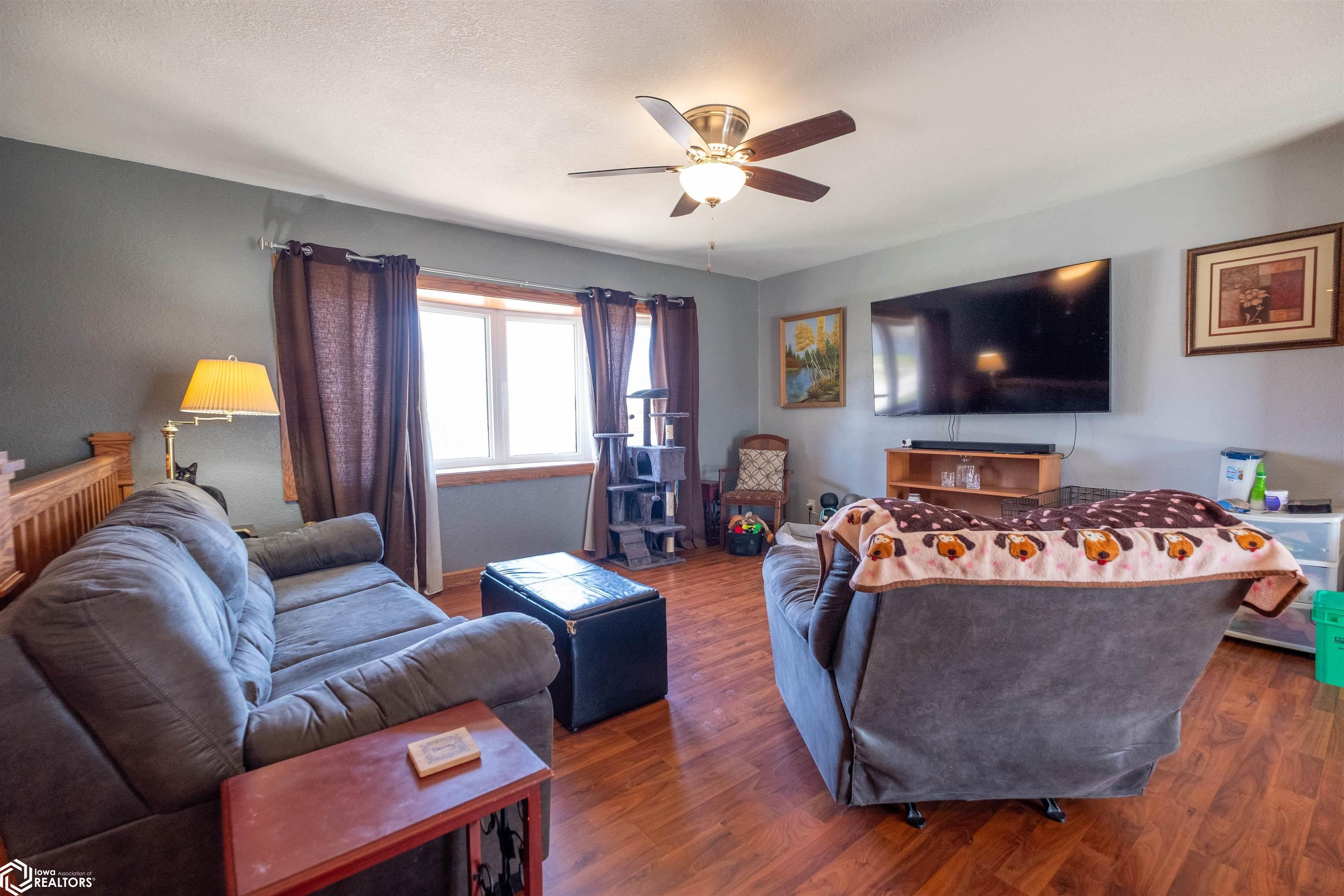 2104 S 5th Street, Marshalltown, Iowa image 8