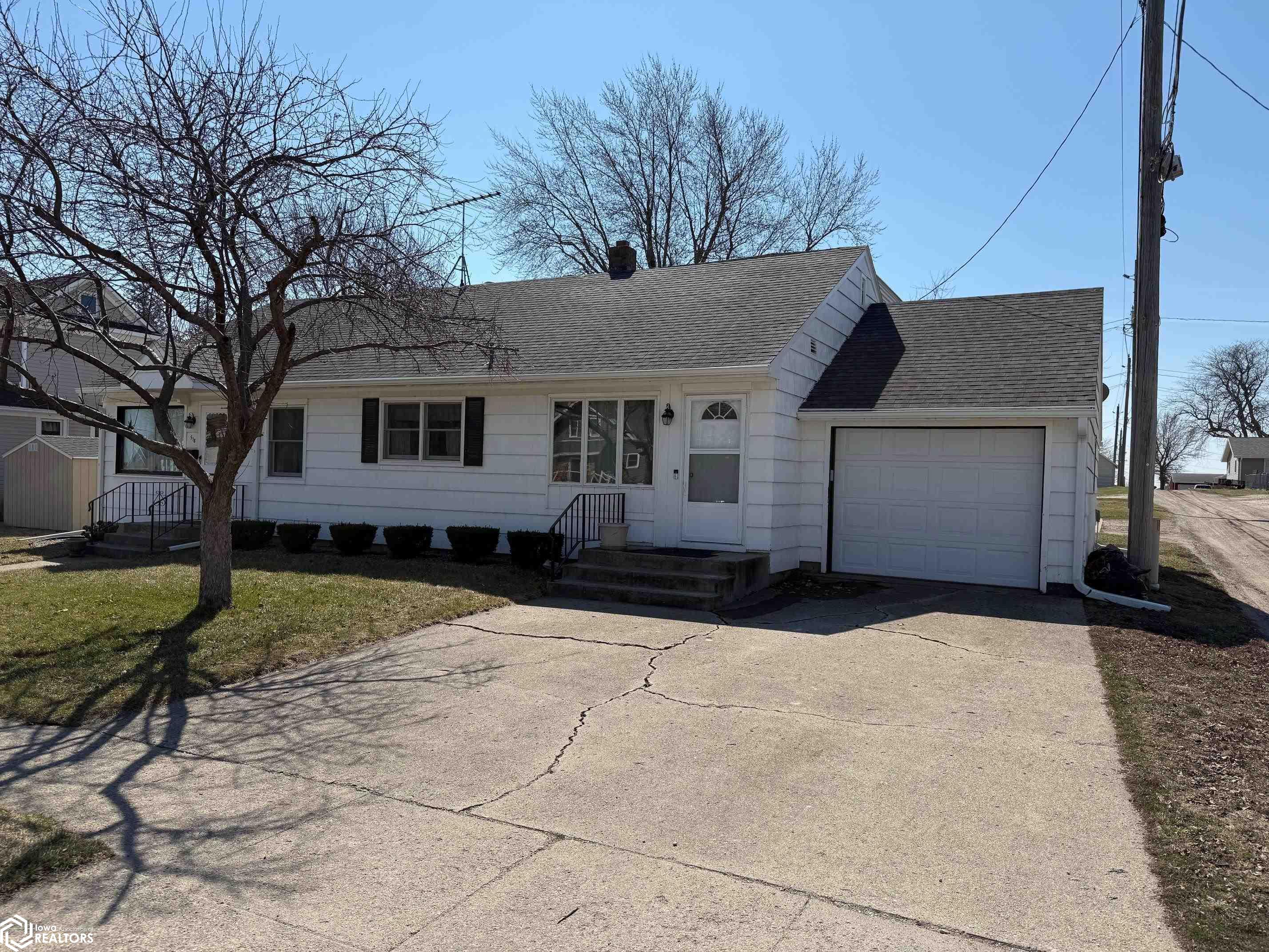 518 E 1st Street, Carroll, Iowa image 1