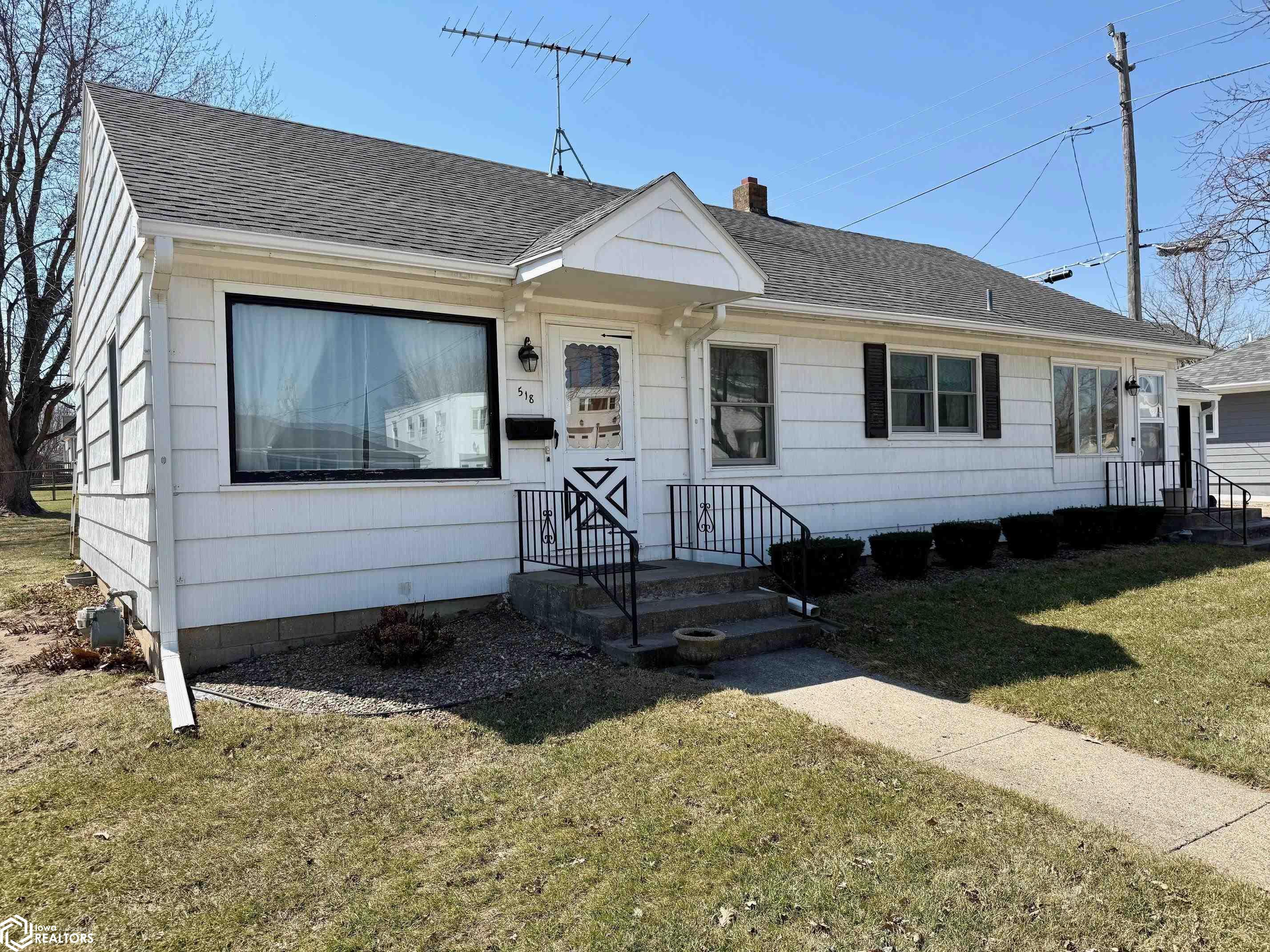 518 E 1st Street, Carroll, Iowa image 2