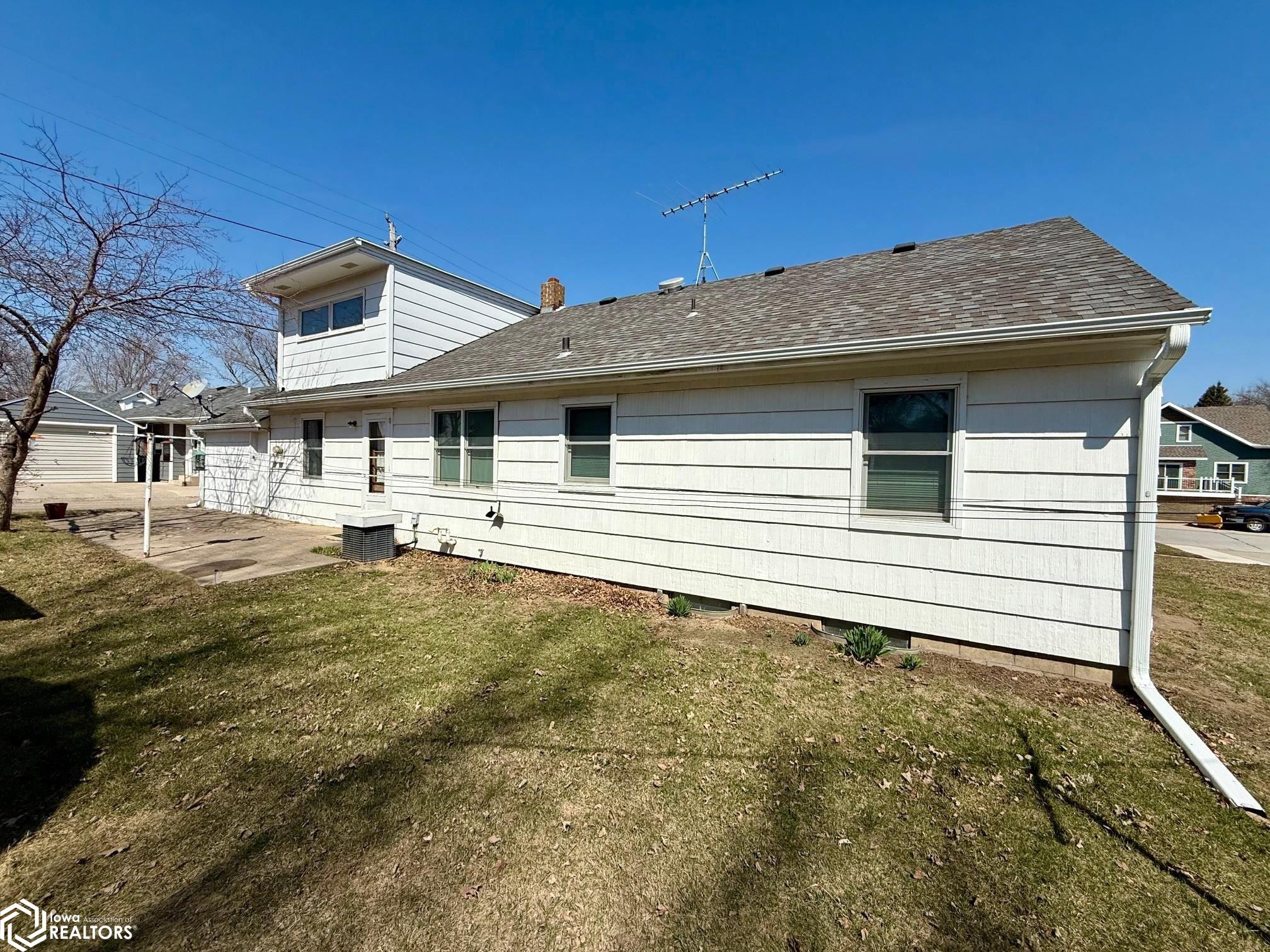 518 E 1st Street, Carroll, Iowa image 16