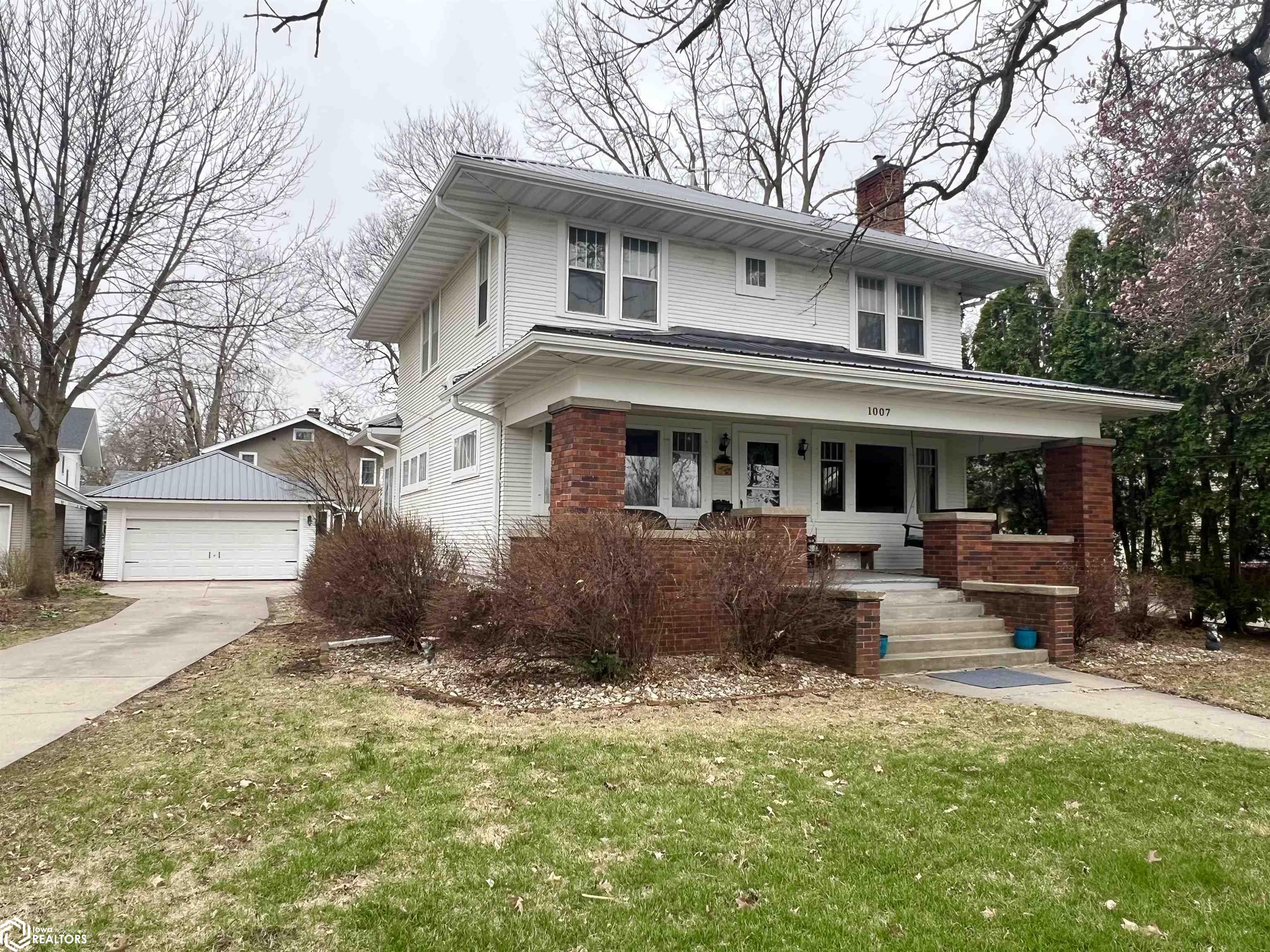 1007 S 5th Avenue, Newton, Iowa image 1