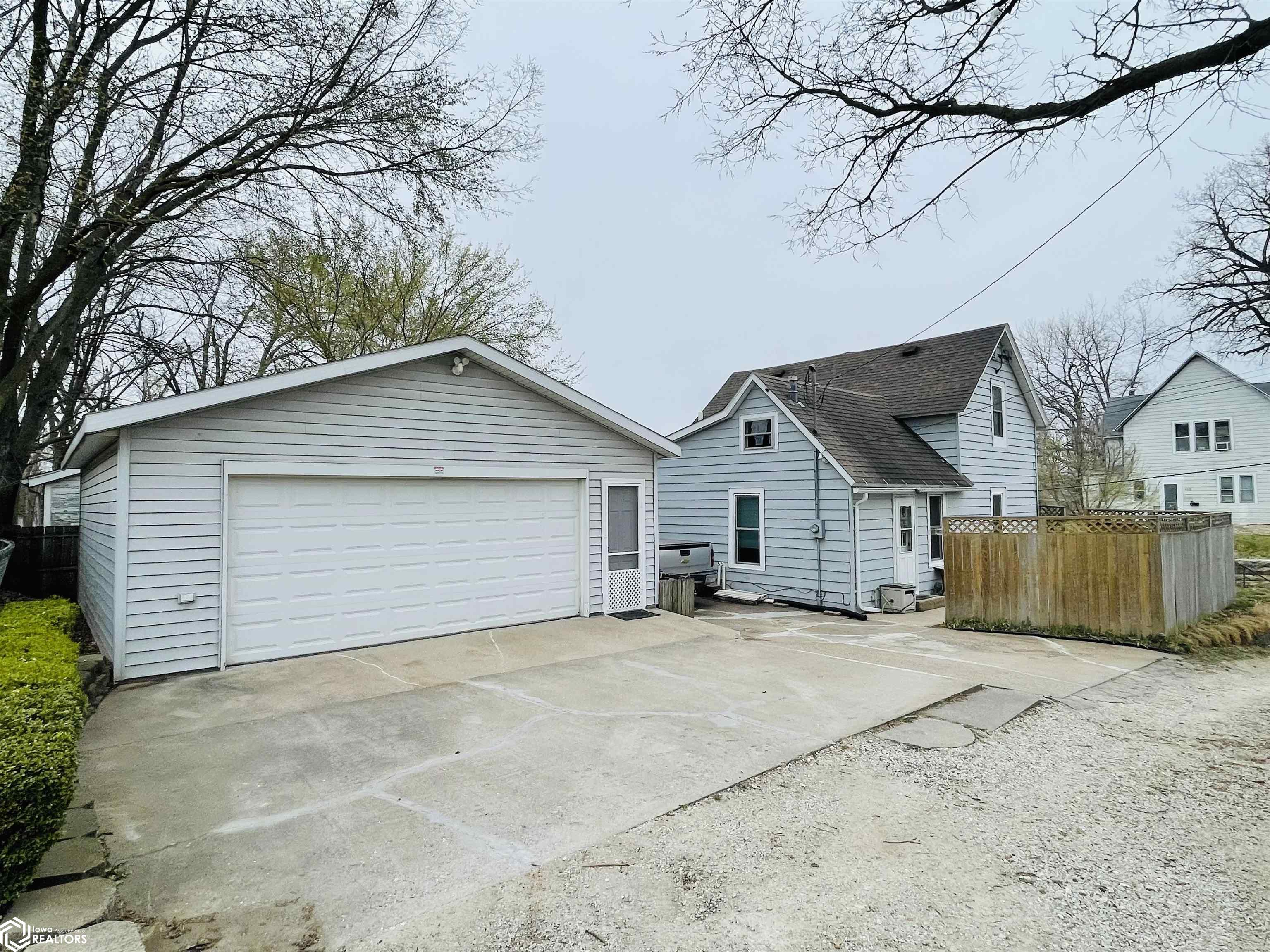 911 Linden Street, Burlington, Iowa image 26