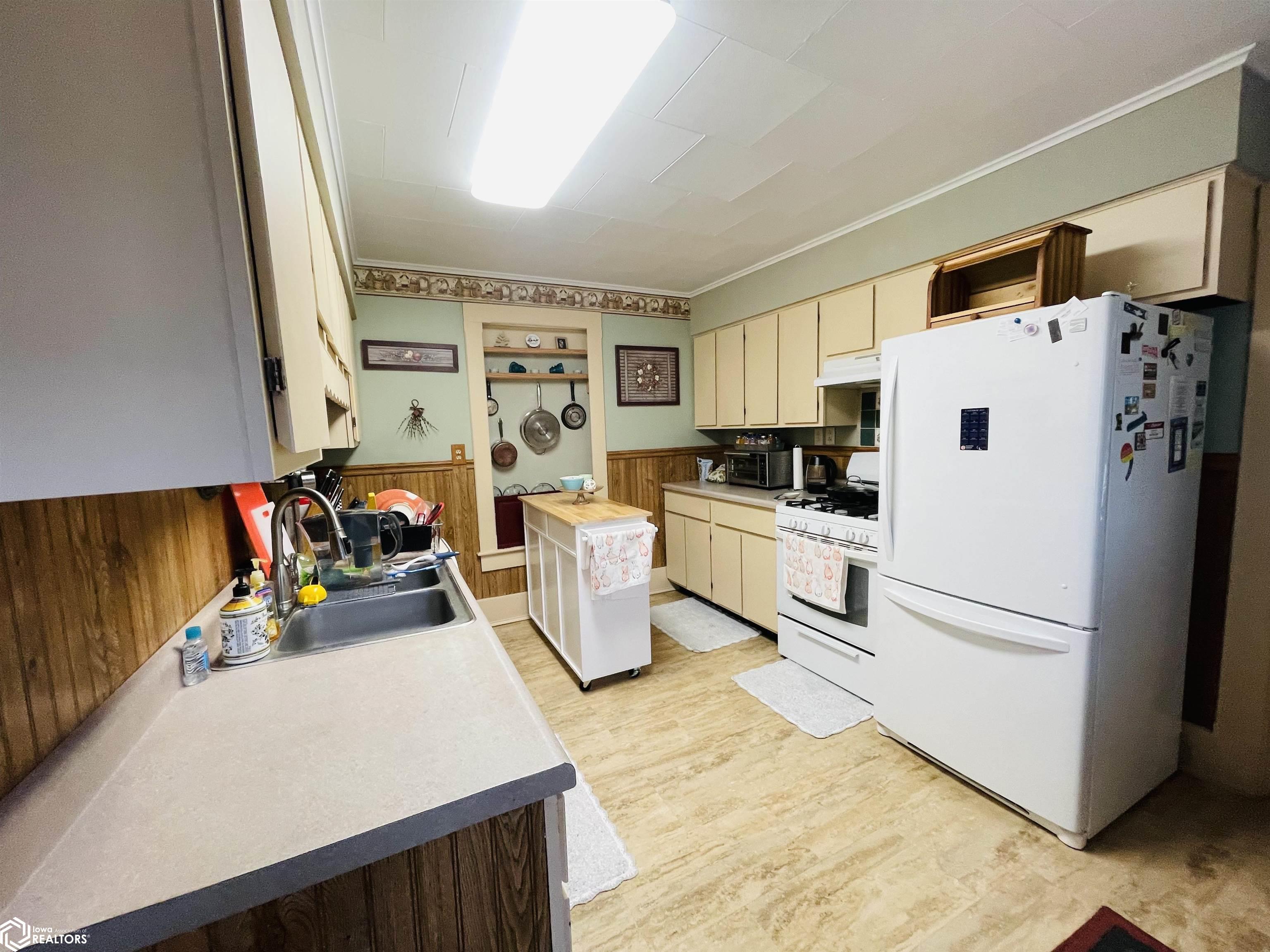 911 Linden Street, Burlington, Iowa image 10