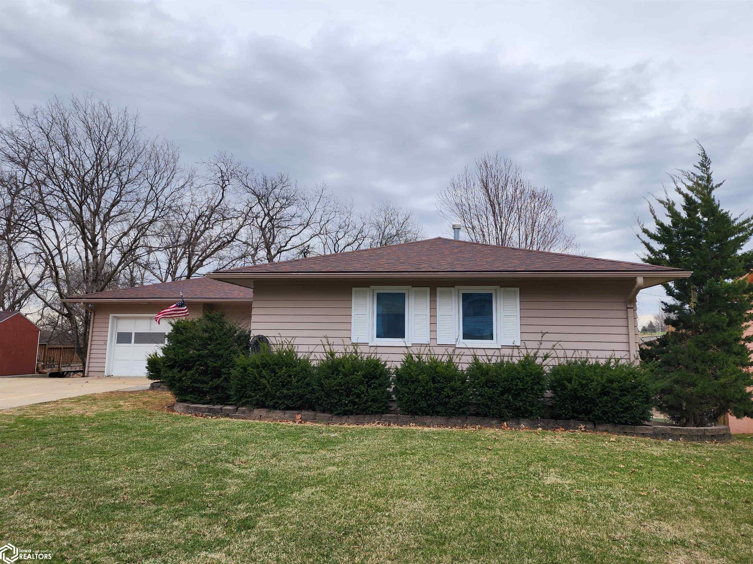 902 Plum Street, Atlantic, Iowa image 2