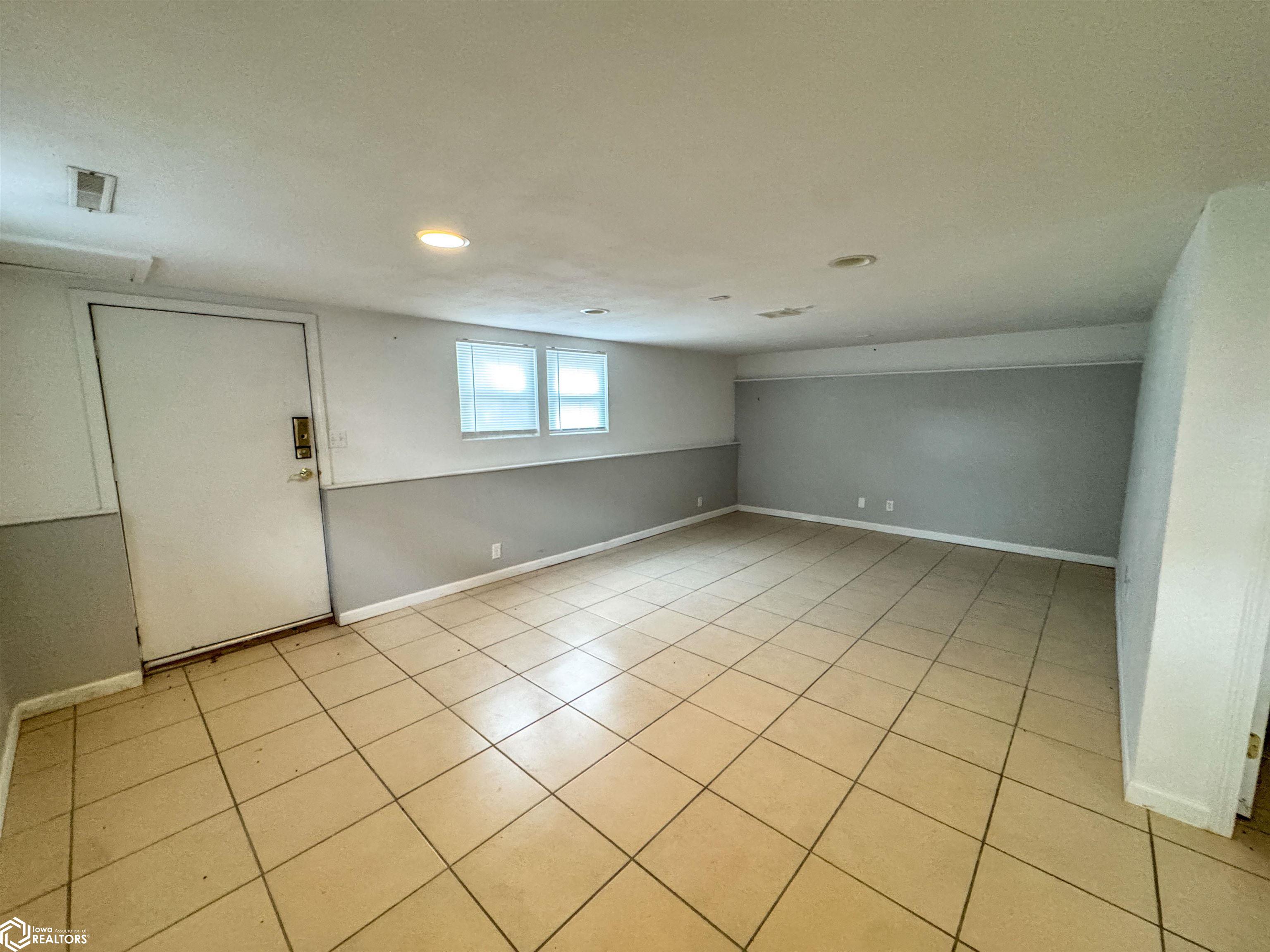 909 3rd Avenue, Hampton, Iowa image 34