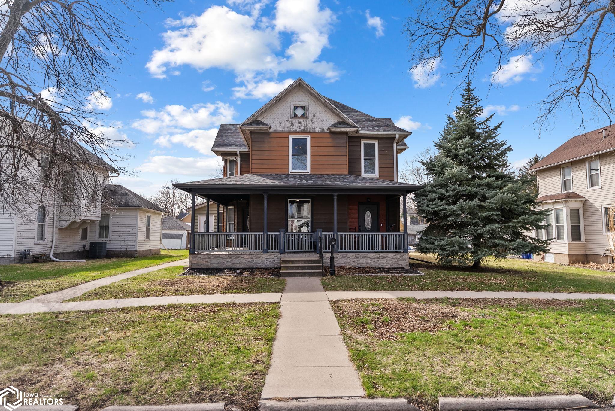 609 N Iowa Avenue, Washington, Iowa image 24