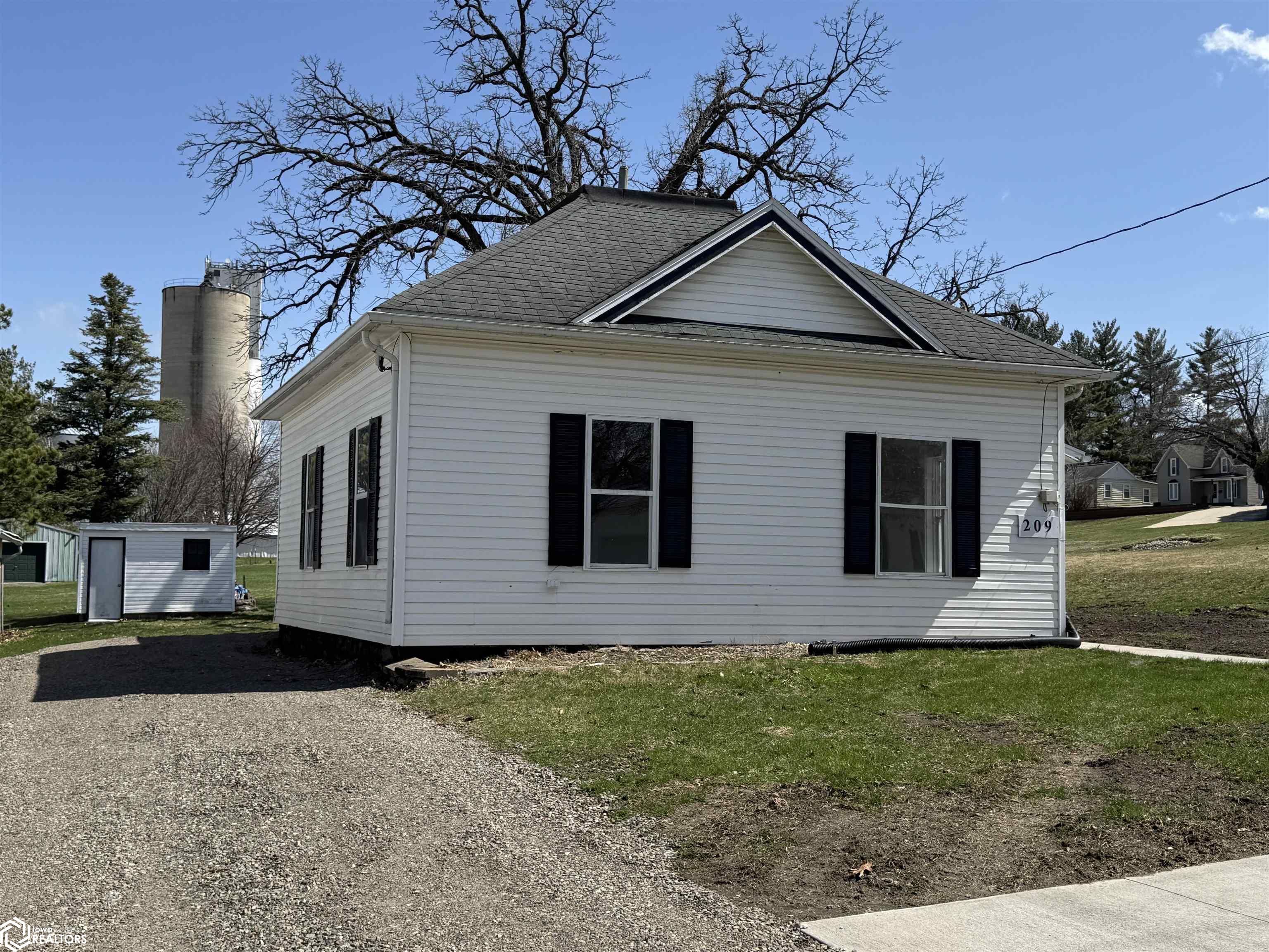 209 Mill Street, Traer, Iowa image 2