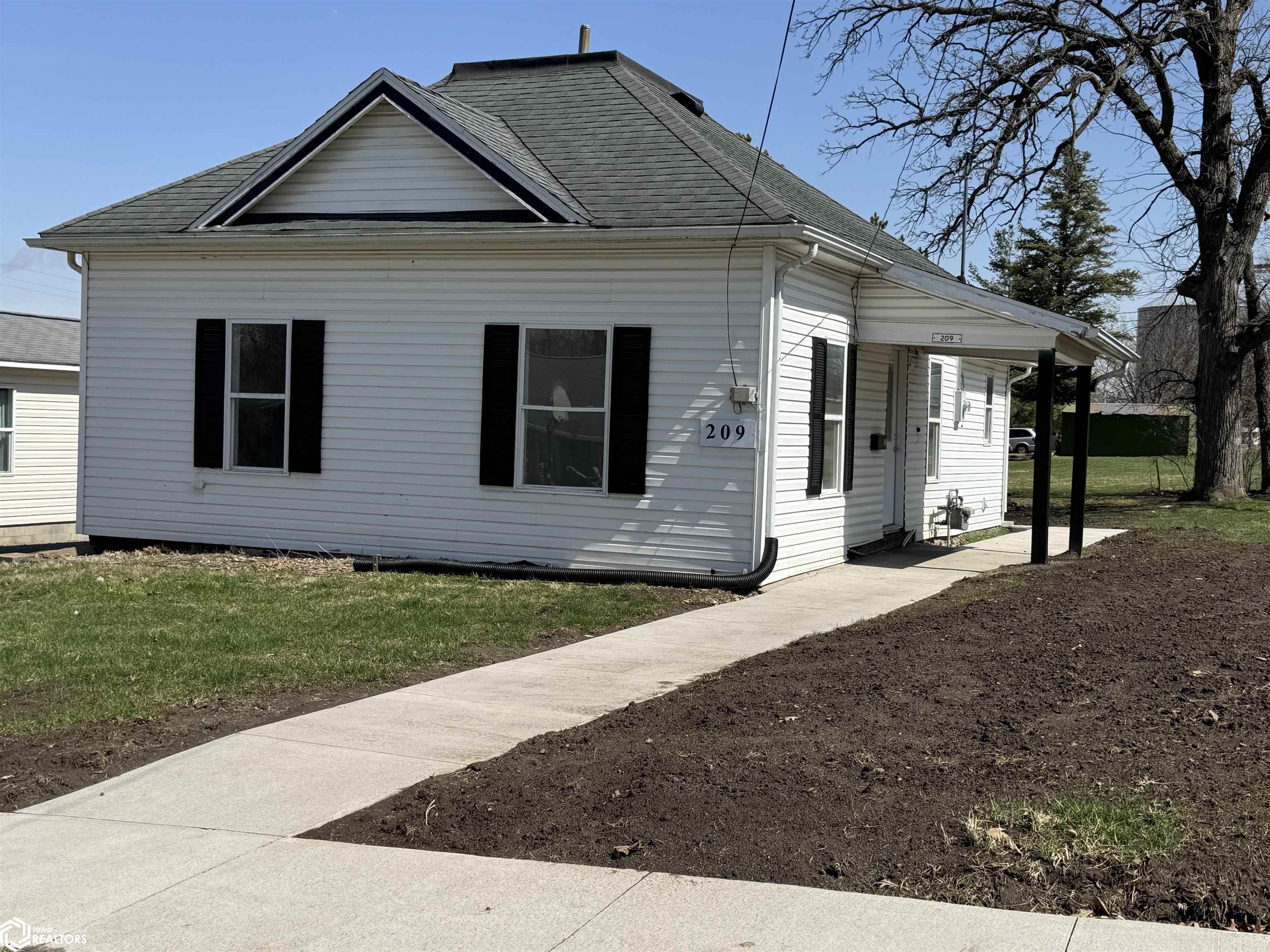 209 Mill Street, Traer, Iowa image 3