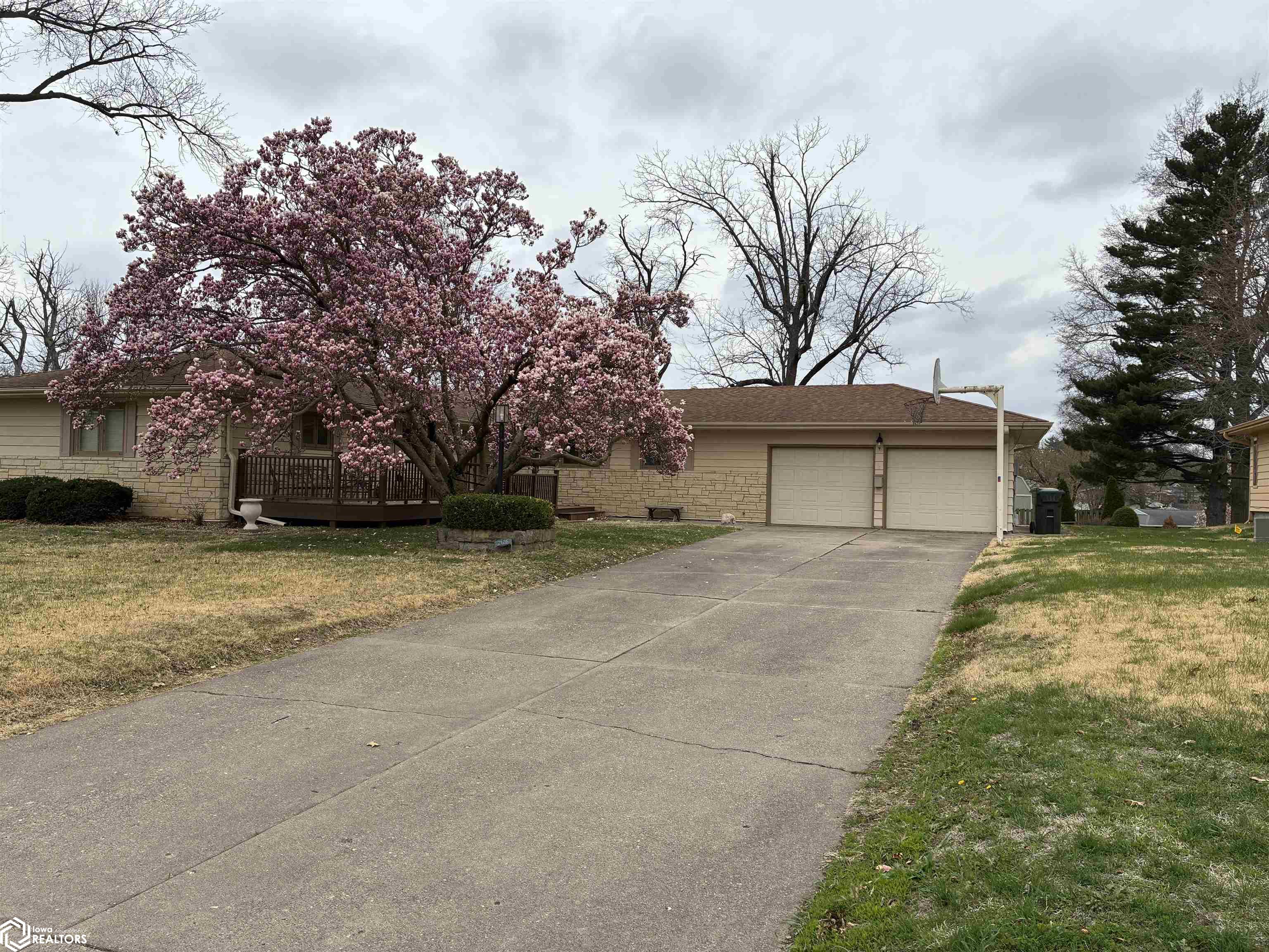 2126 Grand Ave., Keokuk, Iowa image 1