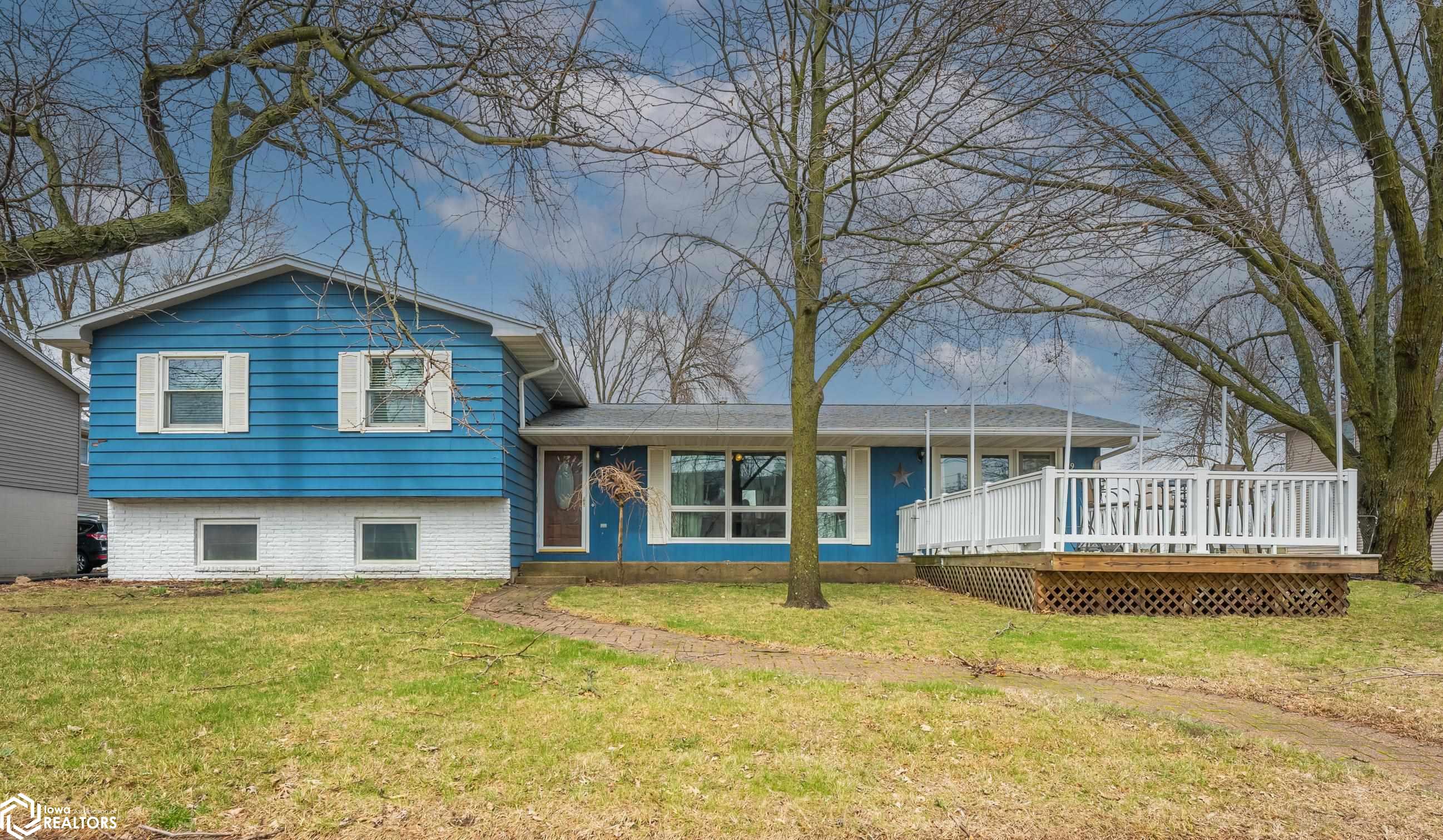 902 N Shore Drive, Clear Lake, Iowa image 1
